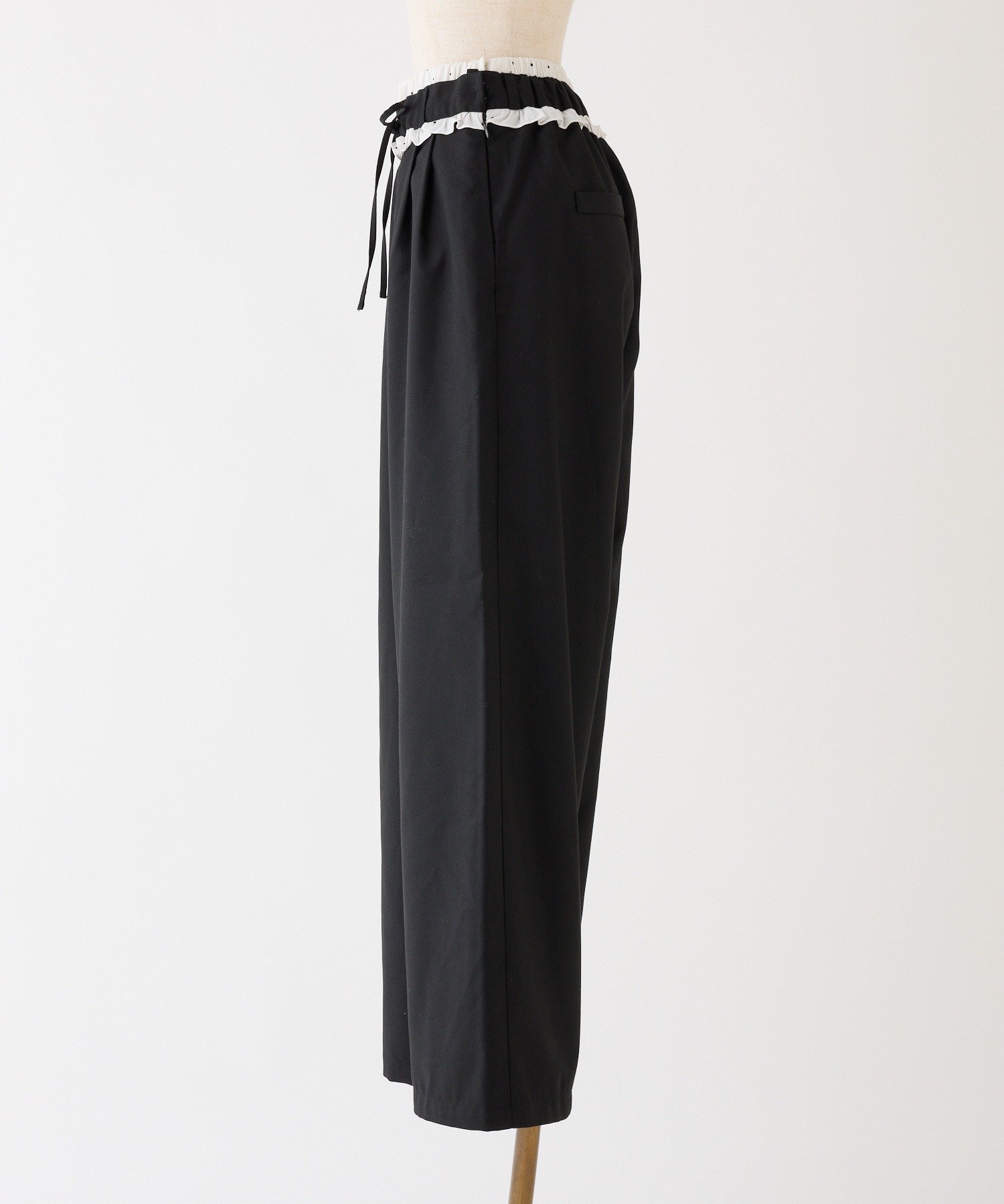 one after another NICE CLAUP(ワンアフターアナザー ナイスクラップ) 【Black Ribbon Collection】ウエストフリルスラックス