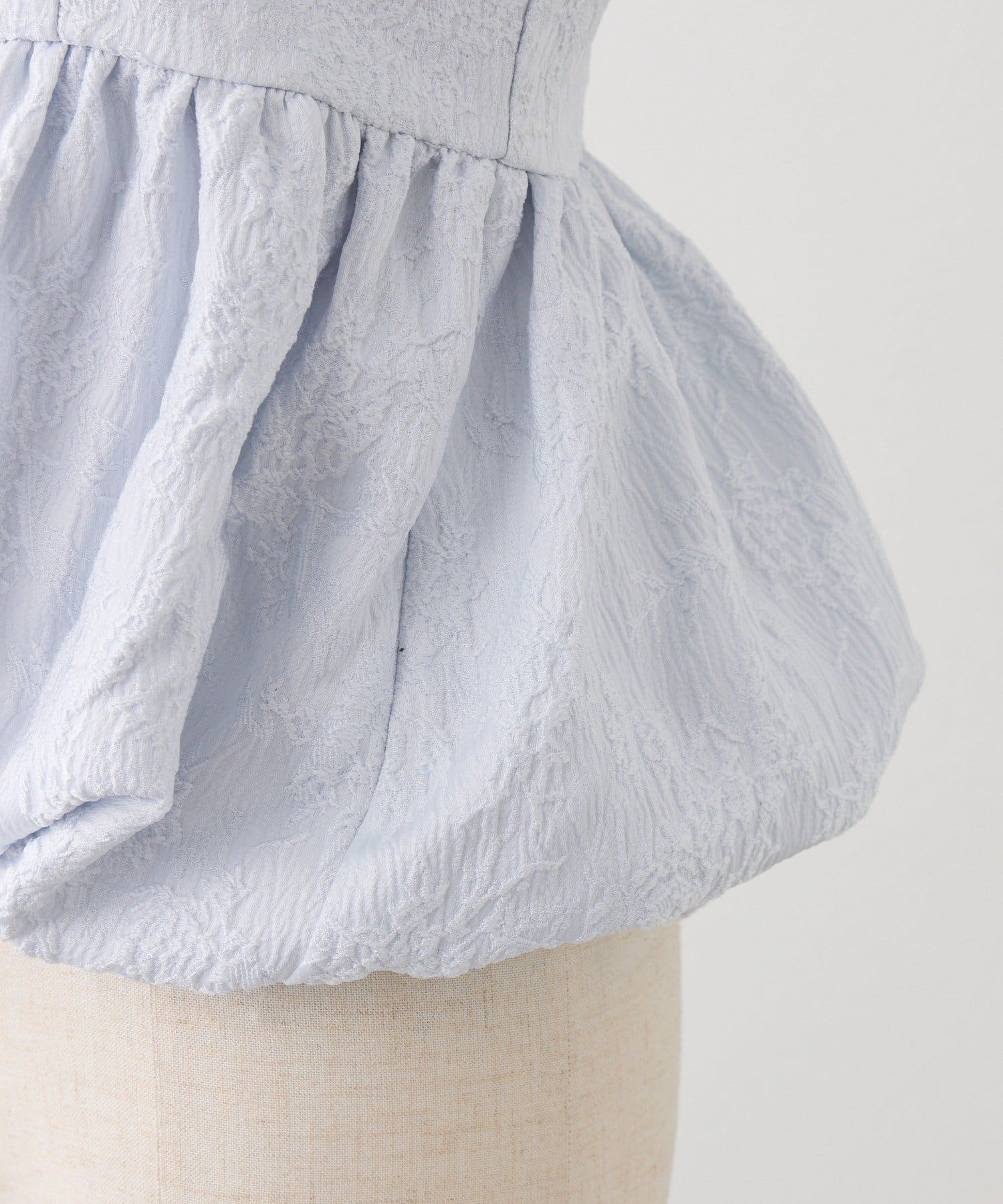 NICE CLAUP / OLIVE des OLIVE OUTLET(ナイスクラップ  / オリーブ デ オリーブ アウトレット) 【Seemi.】バルーン袖ブラウス