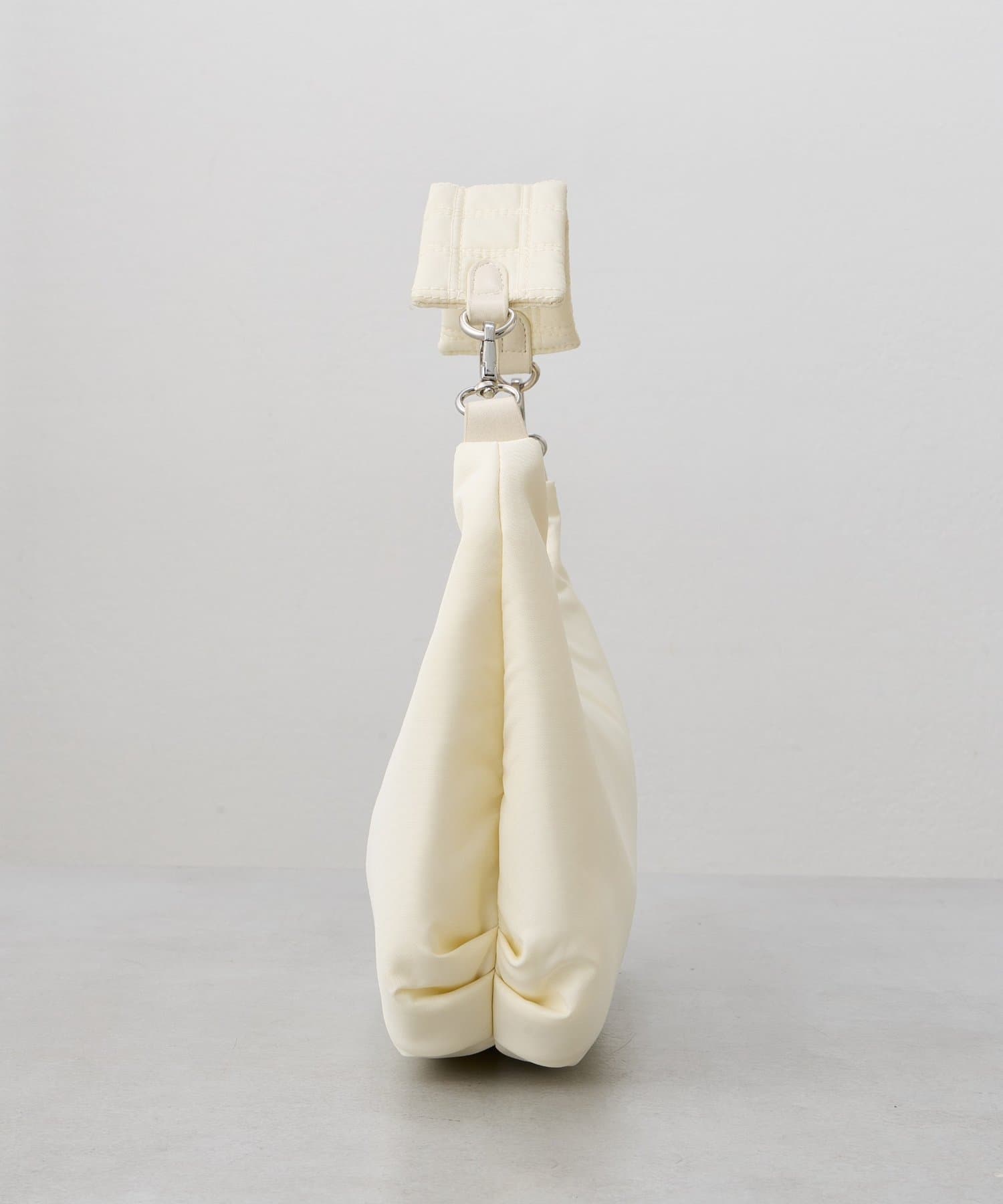 Kastane(カスタネ) 【4色展開/500mlペットボトル収納可】ラウンドナイロンバッグ