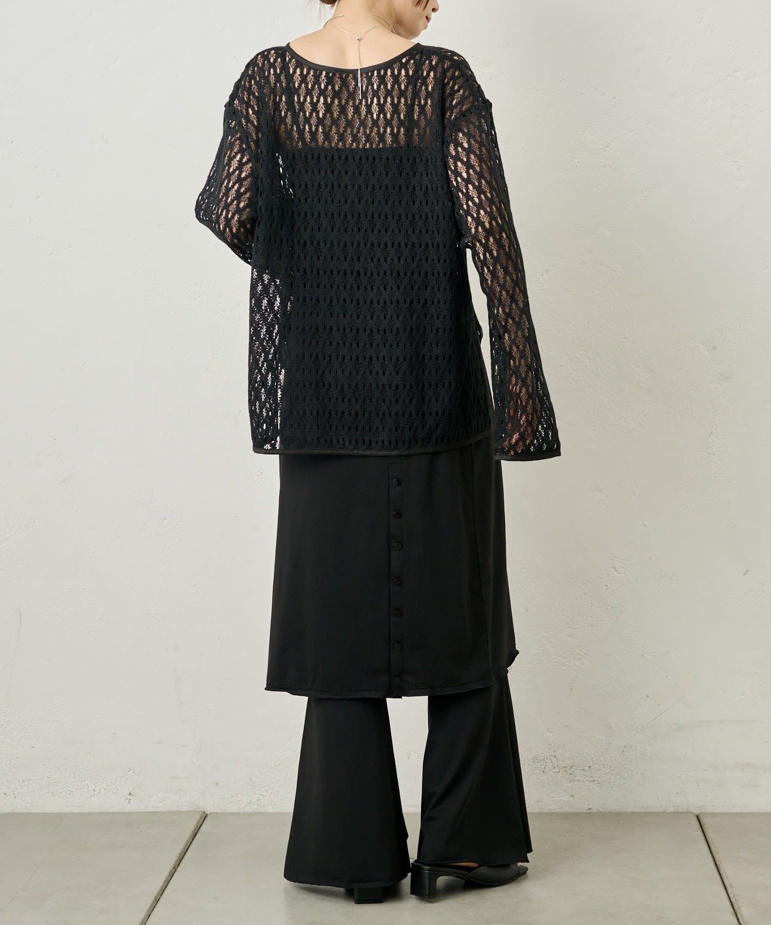 Omekashi(オメカシ) 透かし柄Vプルオーバー