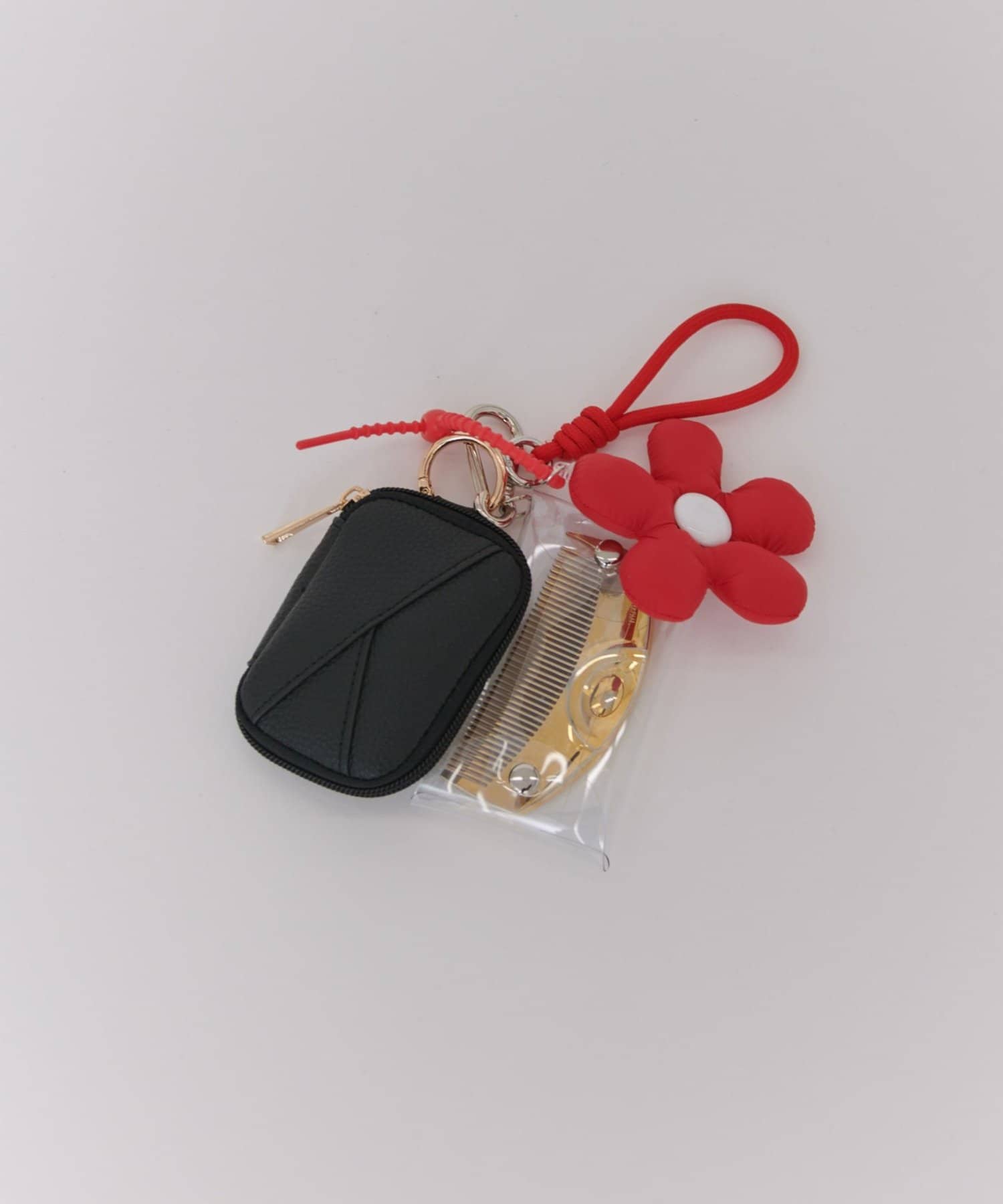 COLONY 2139(コロニー トゥーワンスリーナイン) PVCポーチ付き中綿フラワーチャーム