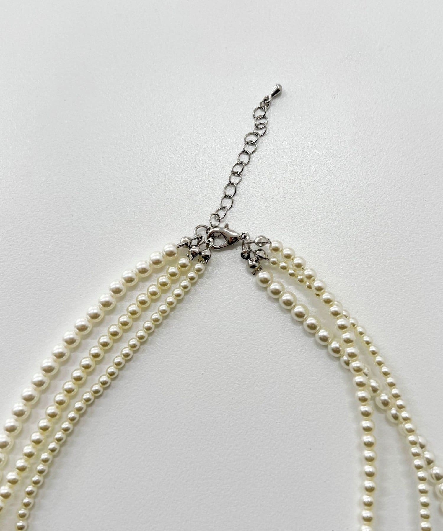 FREDY & GLOSTER(フレディ アンド グロスター) パール3連ショートネックレス