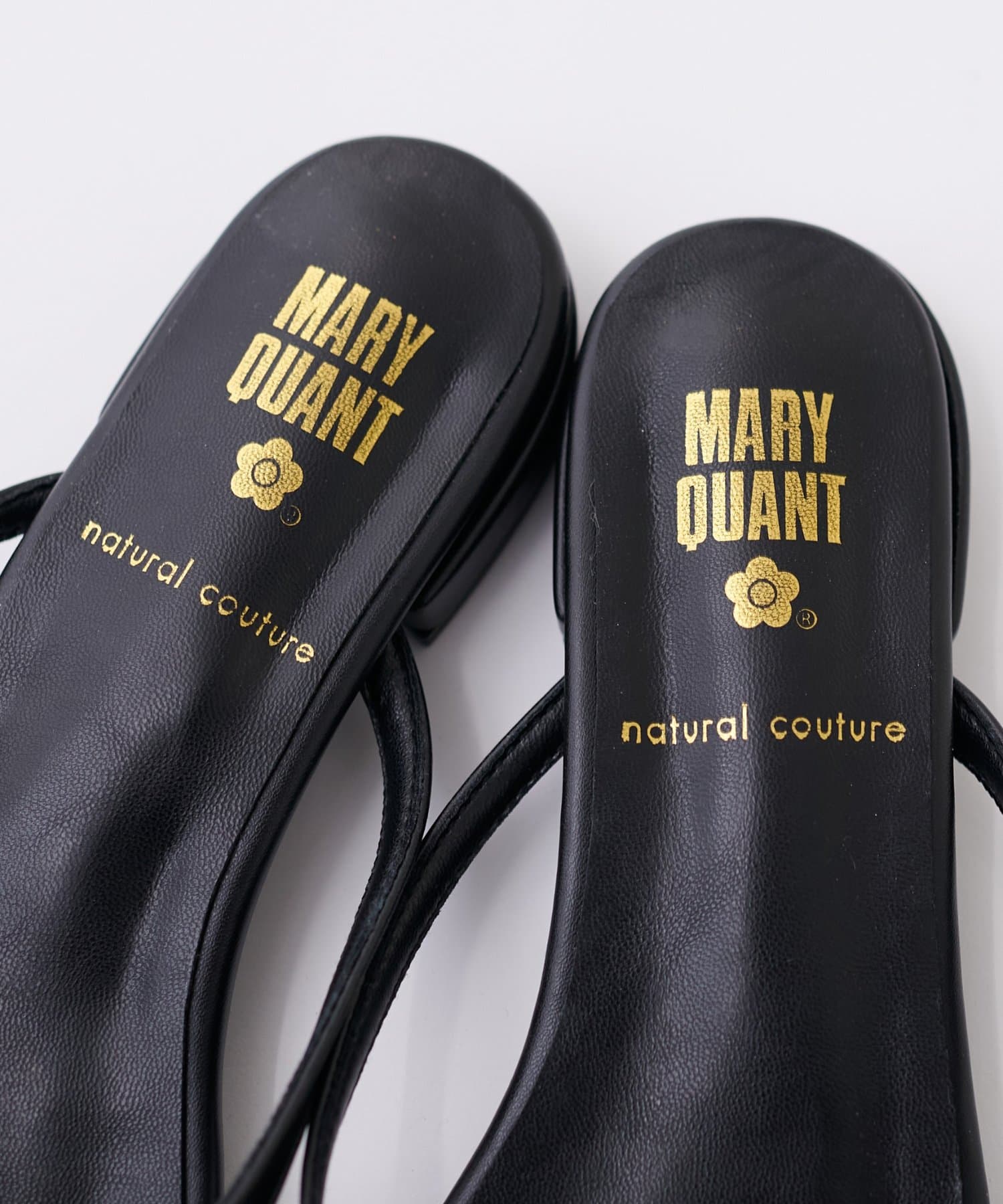 natural couture(ナチュラルクチュール) 〈MARY QUANTコラボ〉デイジーモチーフサンダル