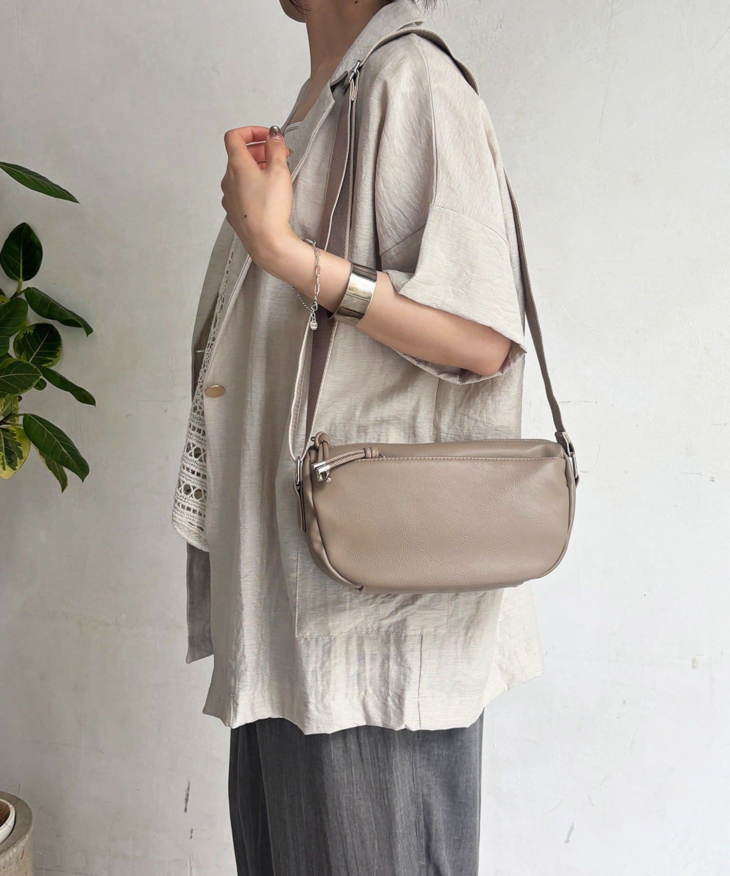 un dix cors(アンディコール) バイカラーストラップショルダー