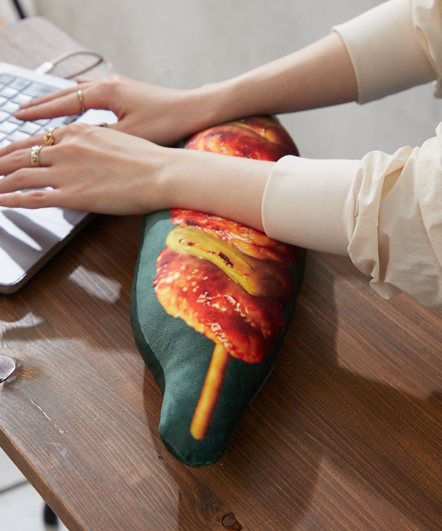 BIRTHDAY BAR(バースデイバー) ヤキトリ　クッション