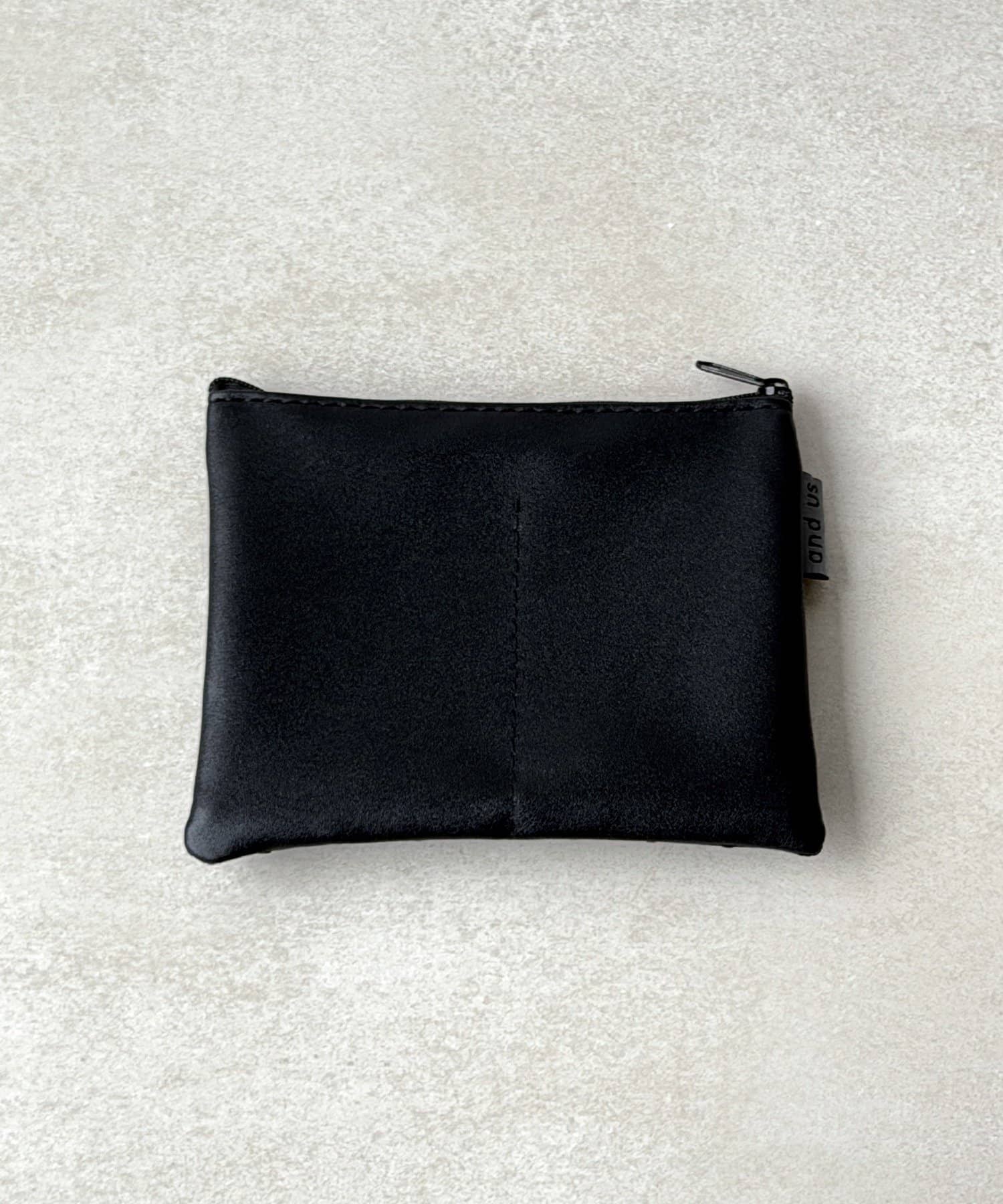 3COINS(スリーコインズ) ドットメッシュフラットポーチ／and us