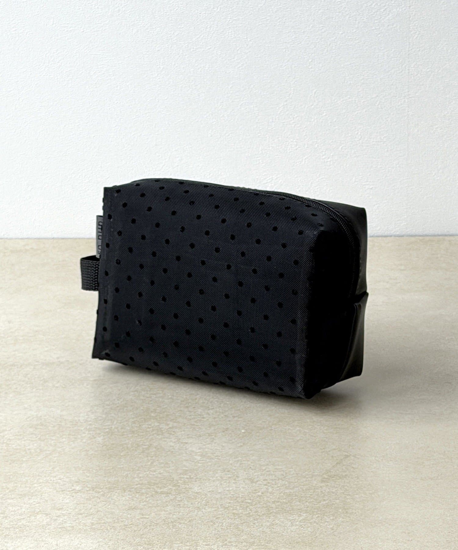 3COINS(スリーコインズ) ドットメッシュ横長スクエアポーチ／and us