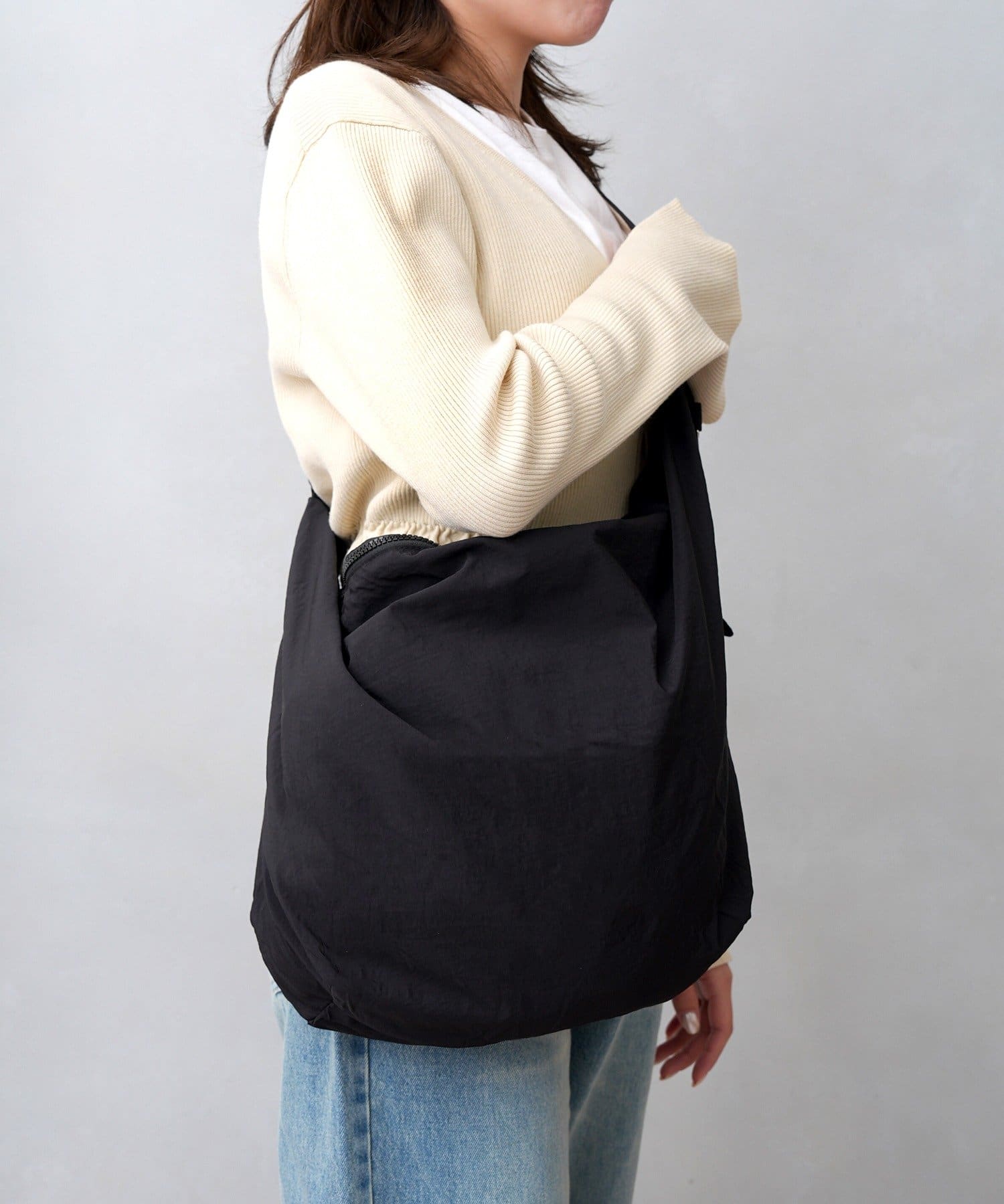 3COINS(スリーコインズ) はっ水ショルダーバッグ