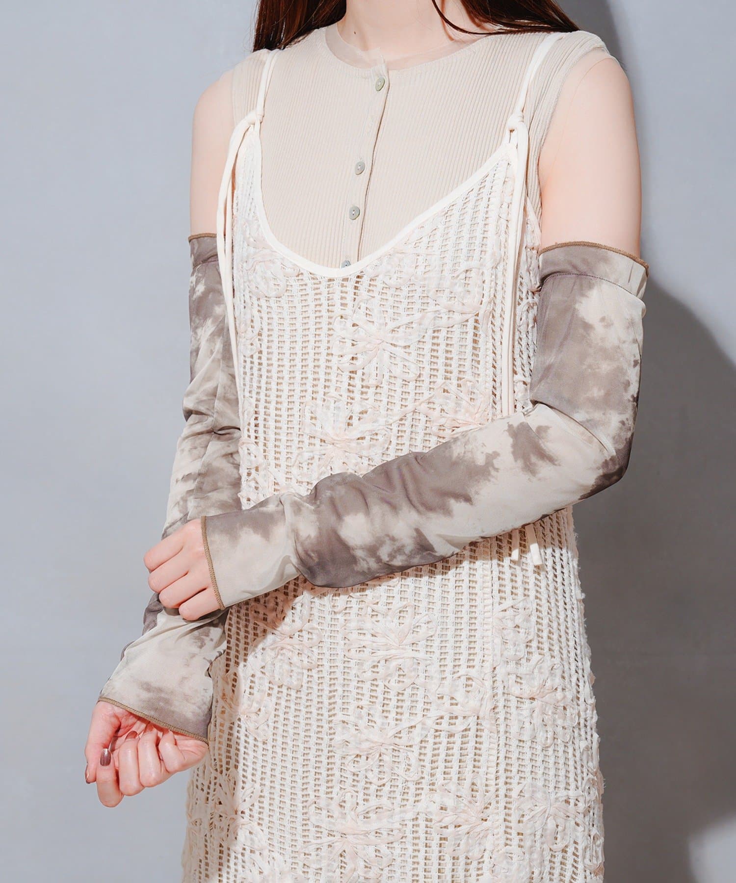 3COINS(スリーコインズ) シアーアームカバー