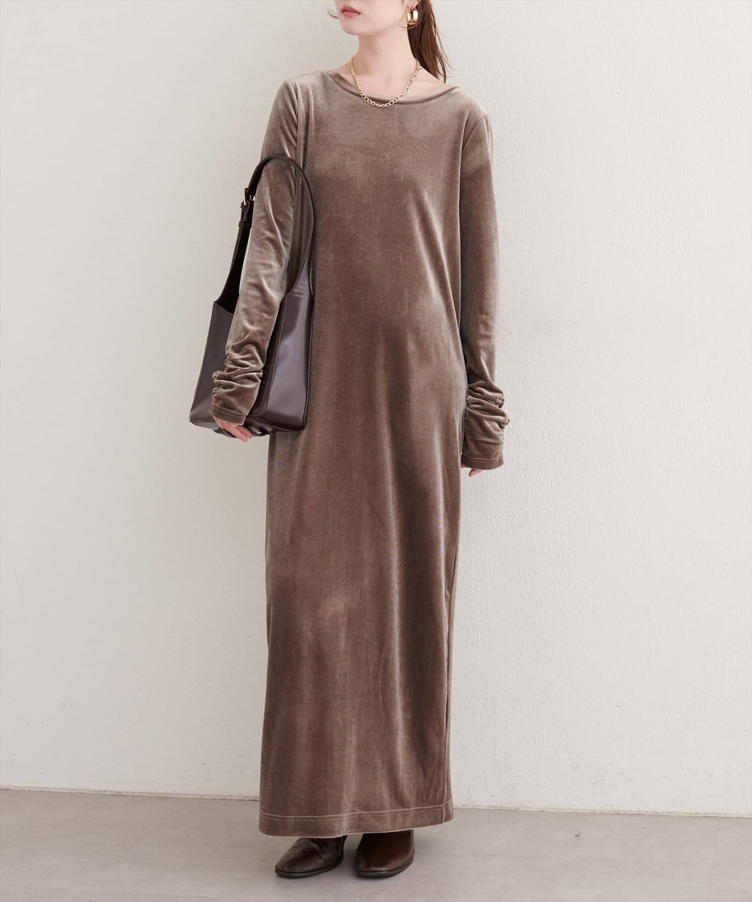 NICE CLAUP / OLIVE des OLIVE OUTLET(ナイスクラップ  / オリーブ デ オリーブ アウトレット) 【EVERY.VERY niceclaup】袖口シャーリングベロアワンピース