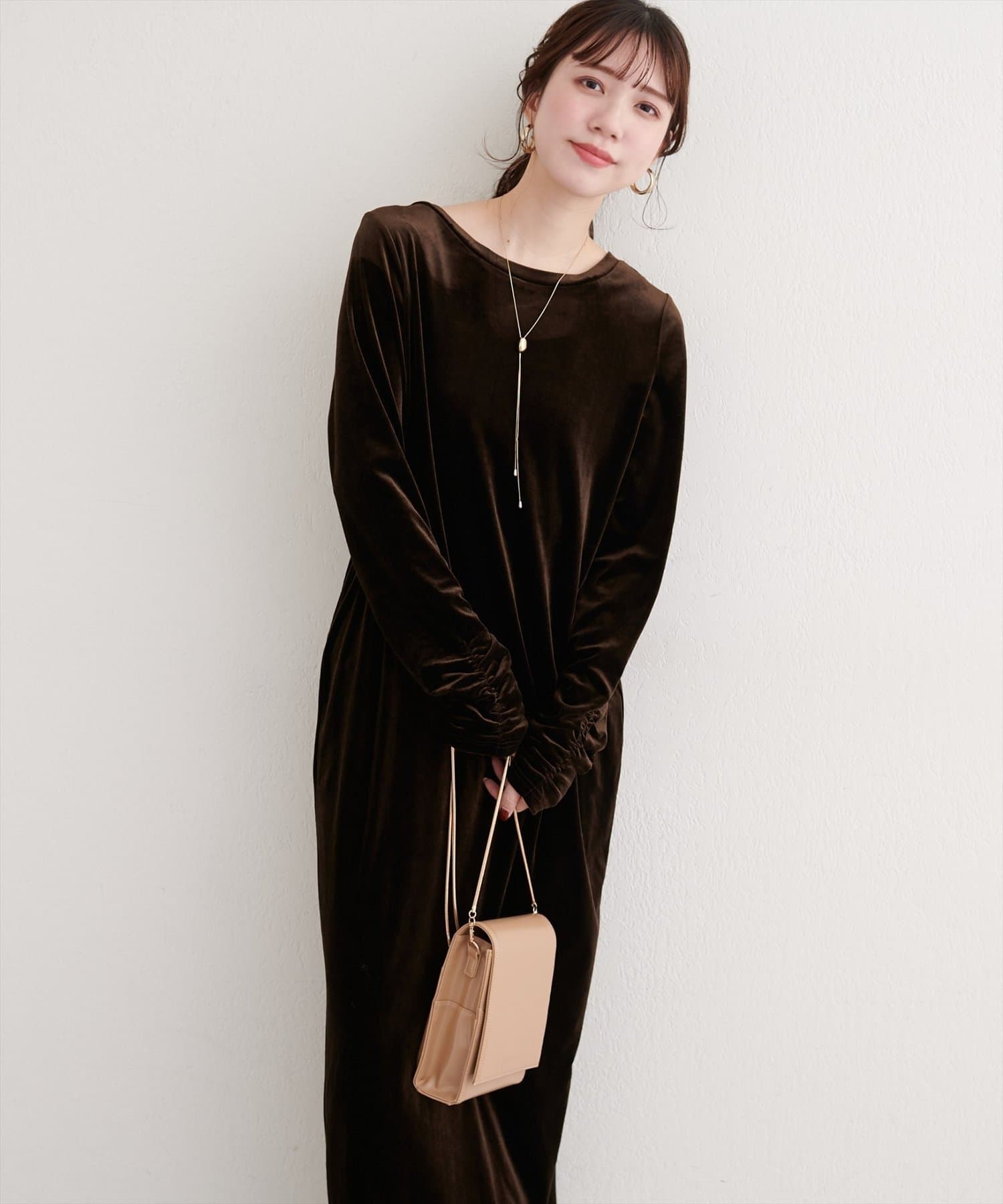 NICE CLAUP / OLIVE des OLIVE OUTLET(ナイスクラップ  / オリーブ デ オリーブ アウトレット) 【EVERY.VERY niceclaup】袖口シャーリングベロアワンピース