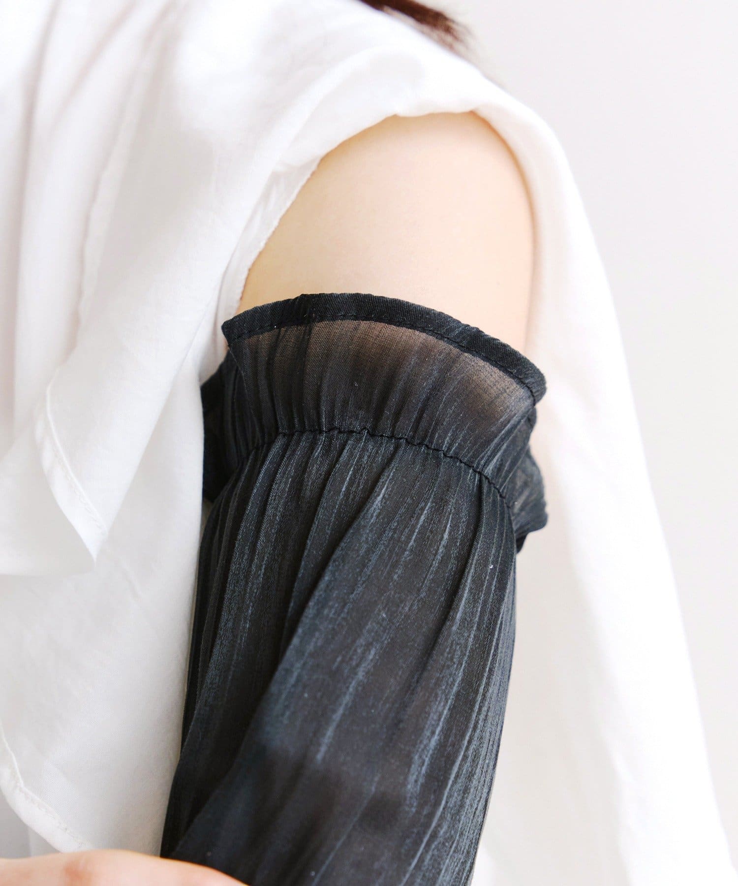 salut!(サリュ) パール付きプリーツアームカバー