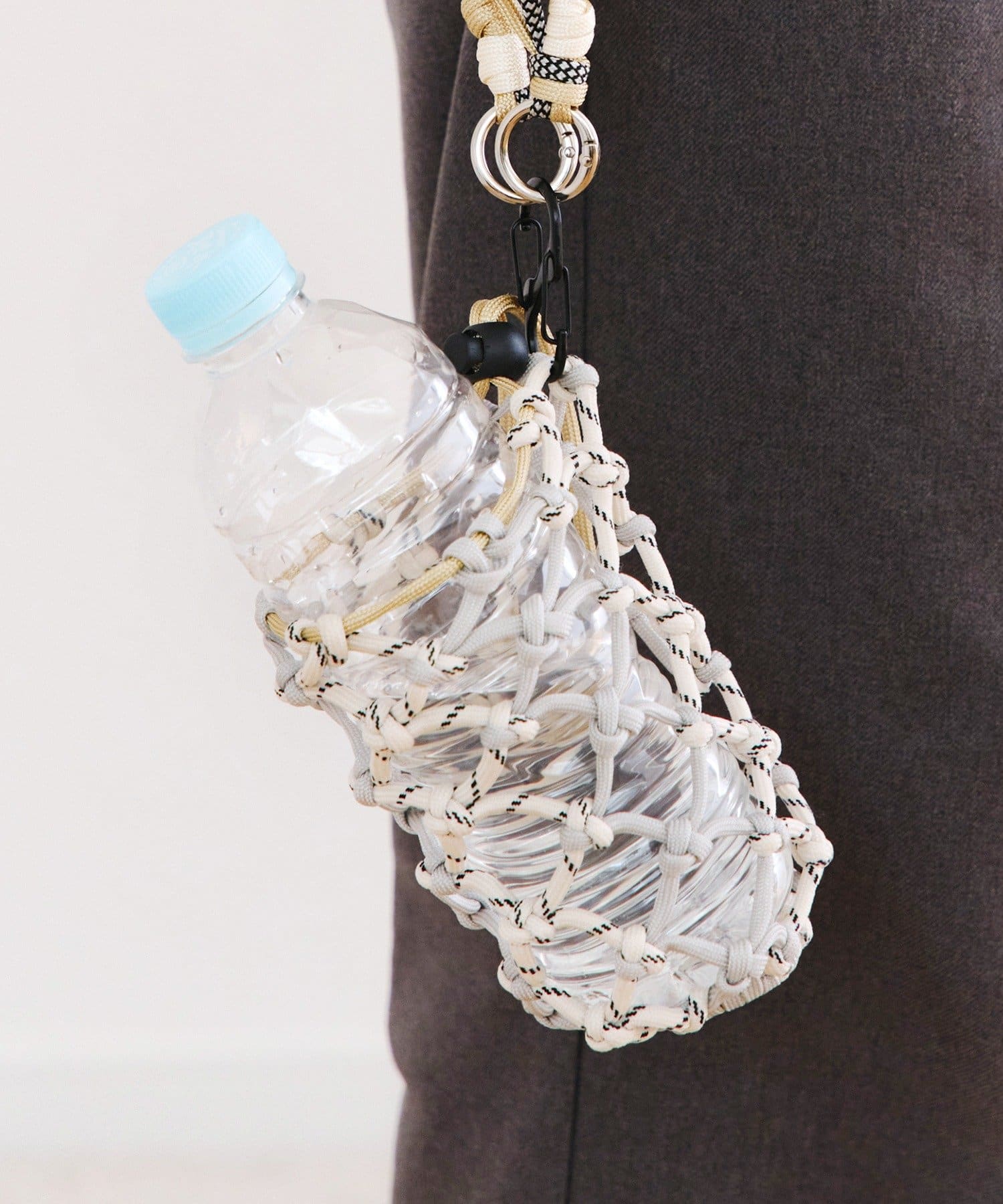 salut!(サリュ) カラビナ付きペットボトルホルダー