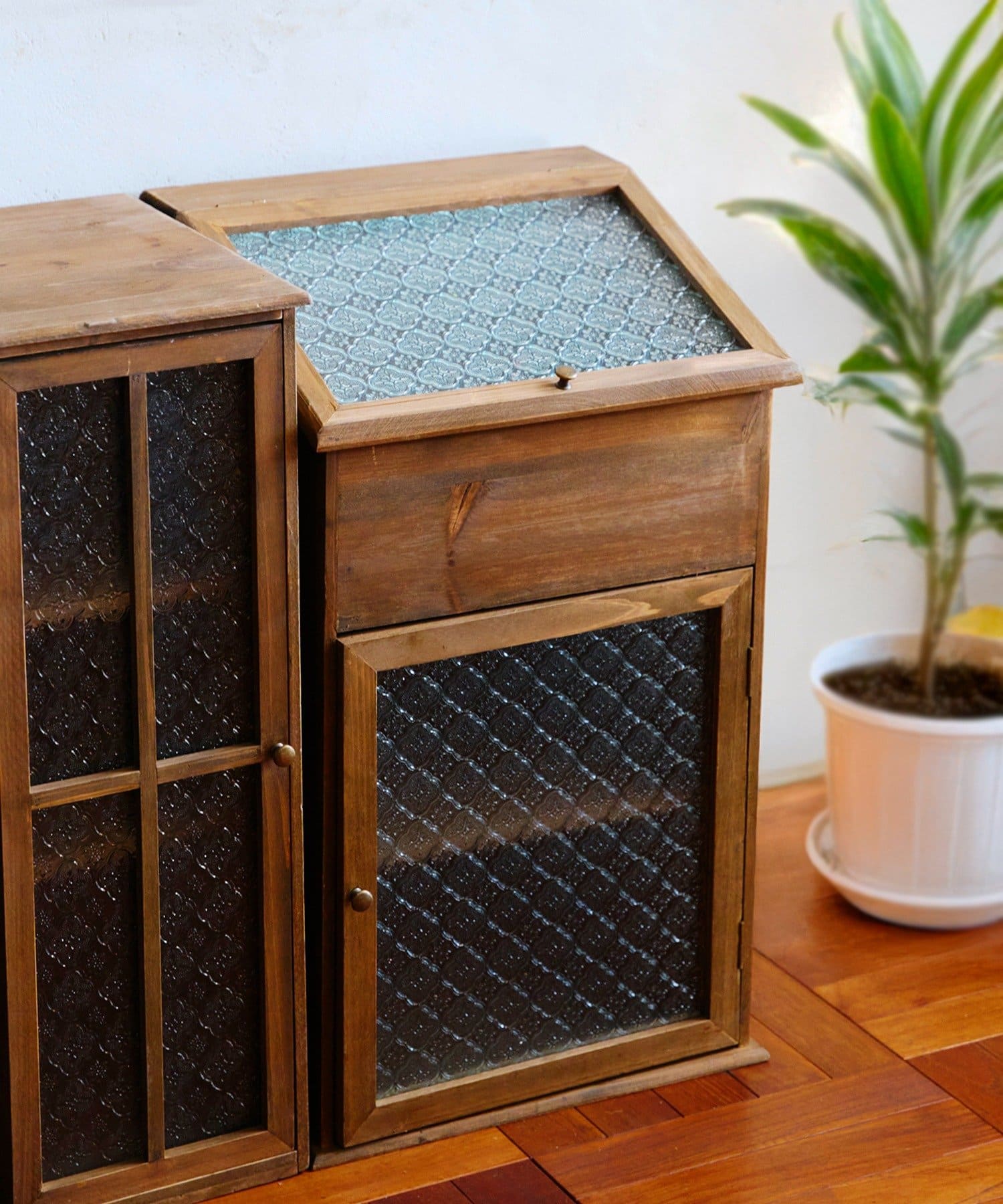 salut!(サリュ) 《WEB限定商品》フローラガラスサイドキャビネット