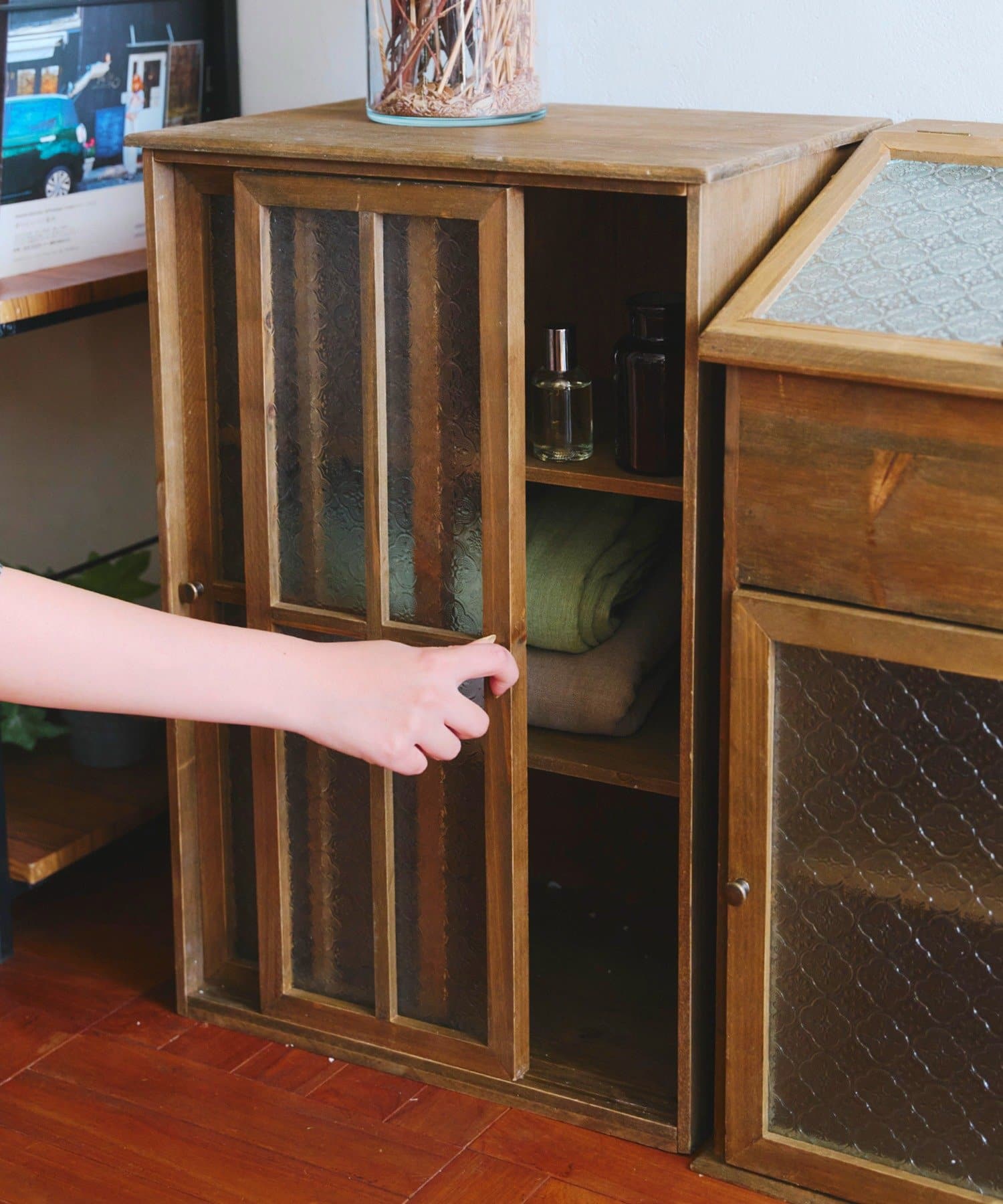 salut!(サリュ) 《WEB限定商品》フローラガラス引き戸棚