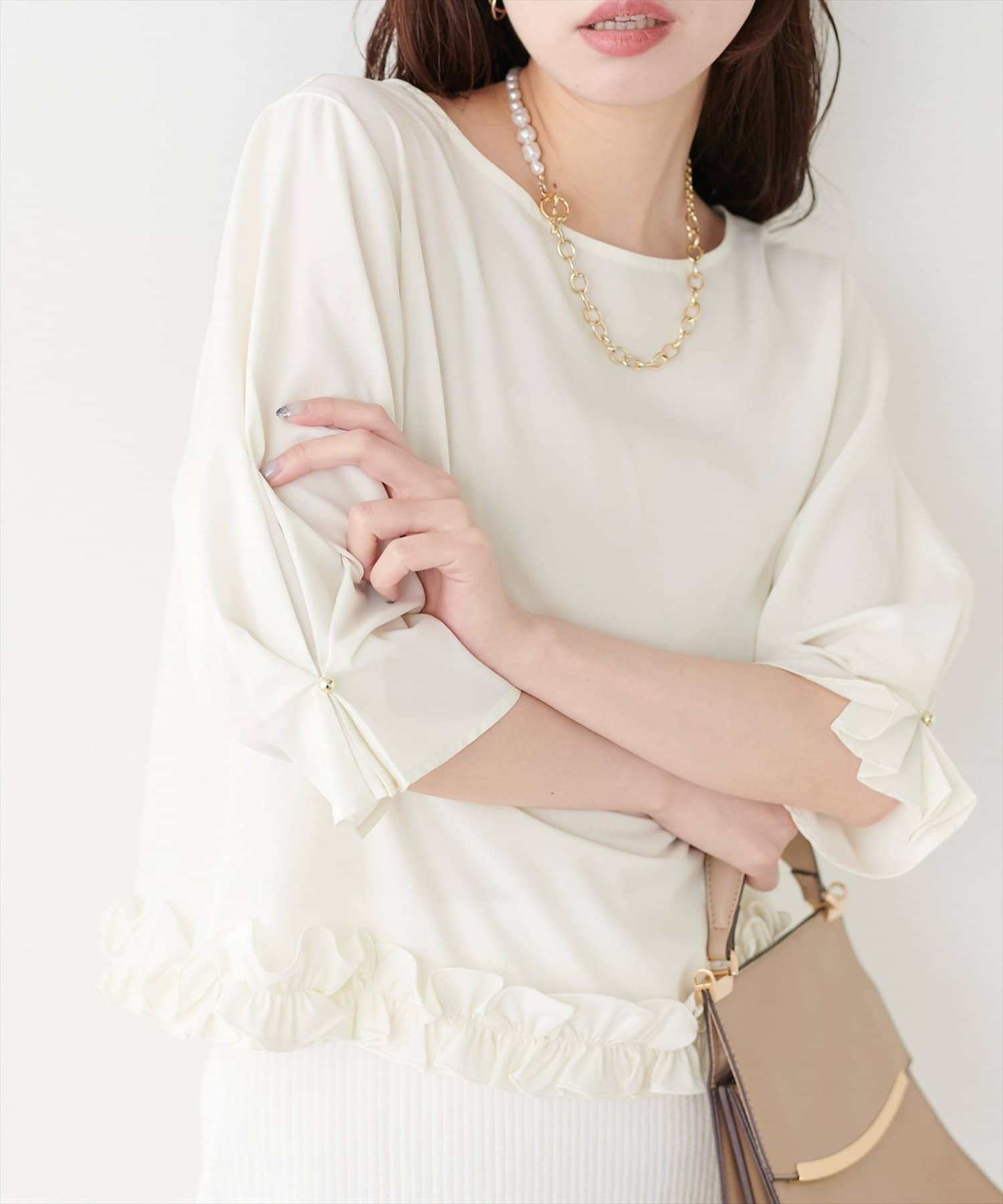 natural couture(ナチュラルクチュール) タックスリーブフリルブラウス