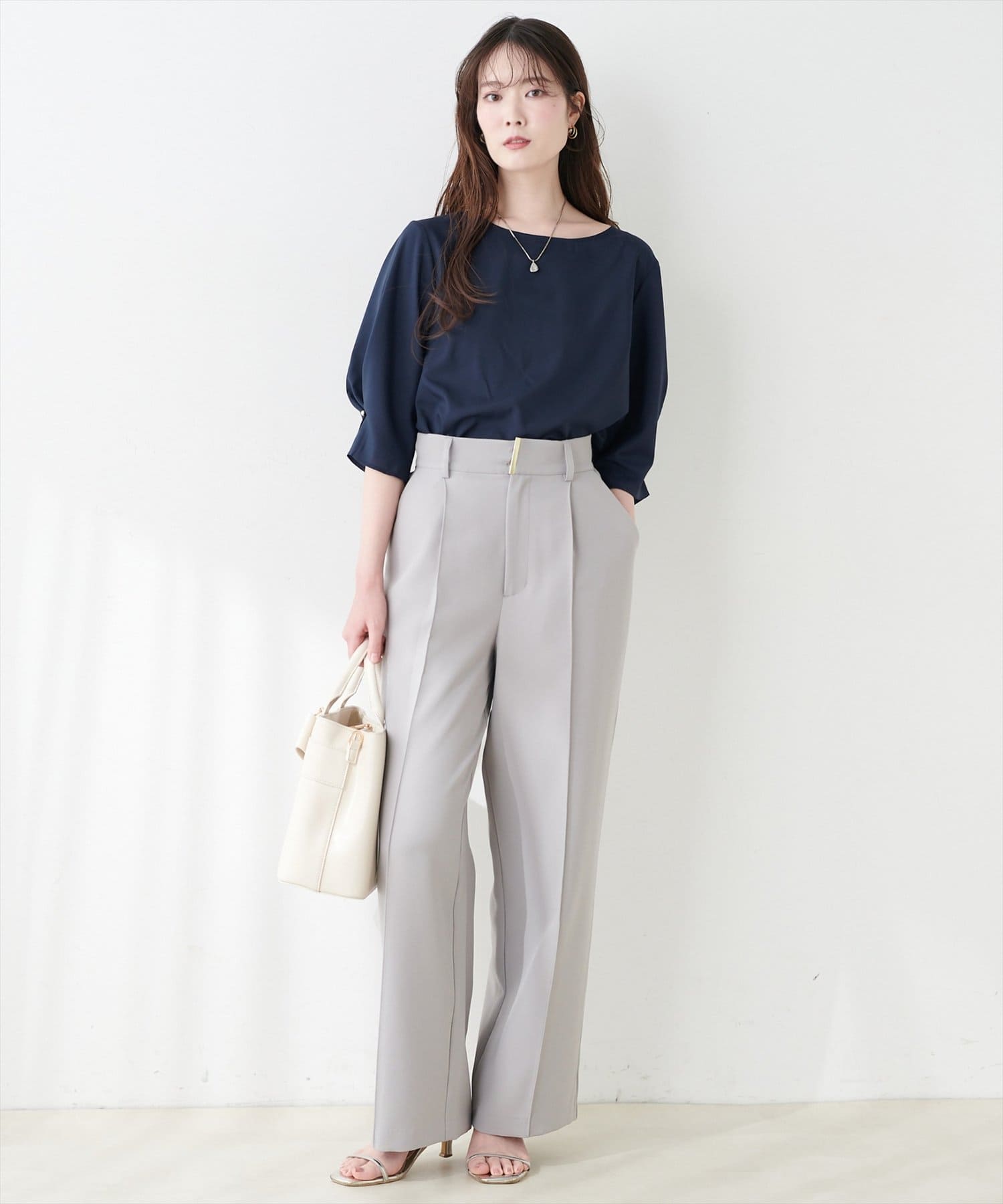 natural couture(ナチュラルクチュール) タックスリーブフリルブラウス