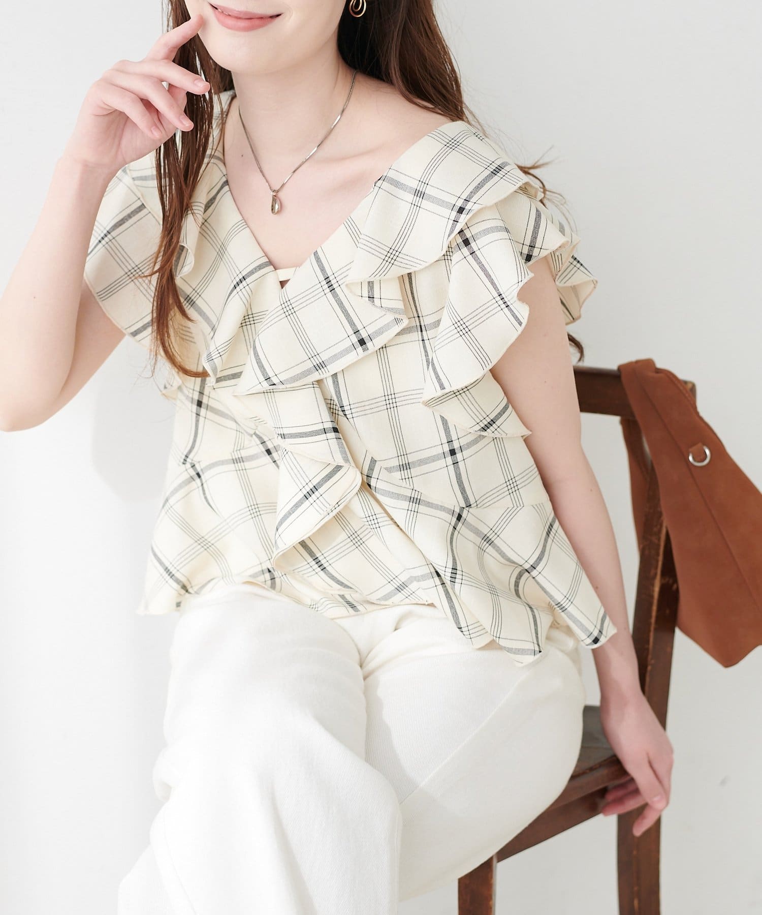 natural couture(ナチュラルクチュール) 前後２WAYチェックラッフルブラウス