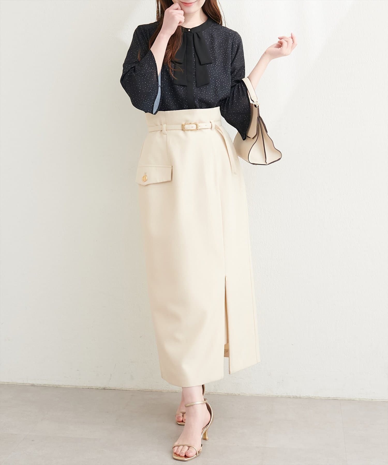 natural couture(ナチュラルクチュール) フレアカフス袖リボンボウタイブラウス