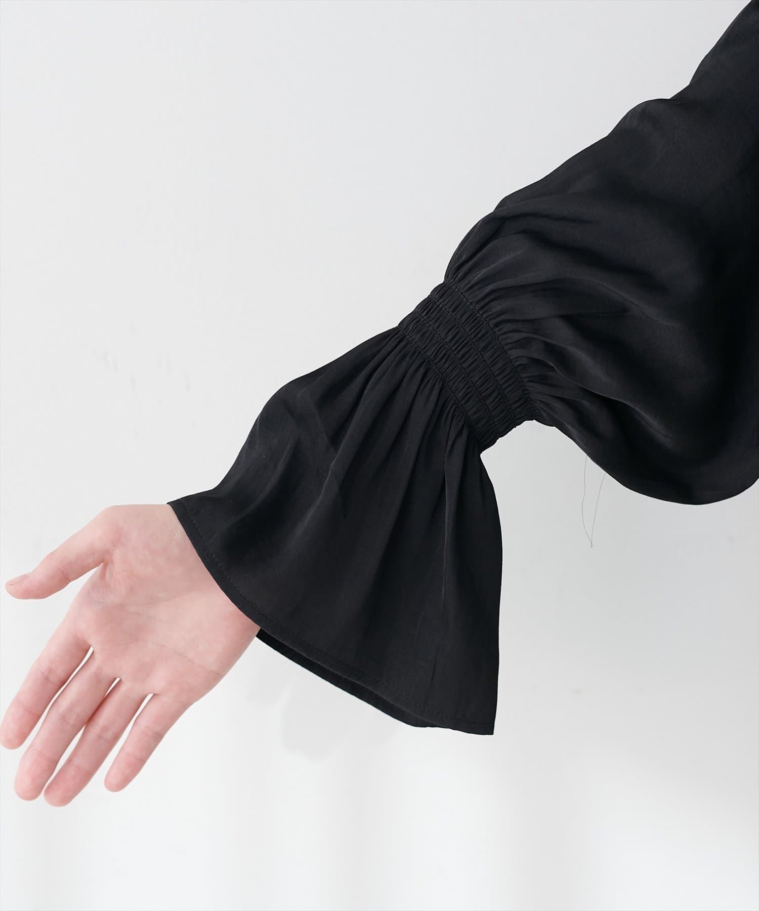 natural couture(ナチュラルクチュール) ポリエステルレーヨンフリルシャツ