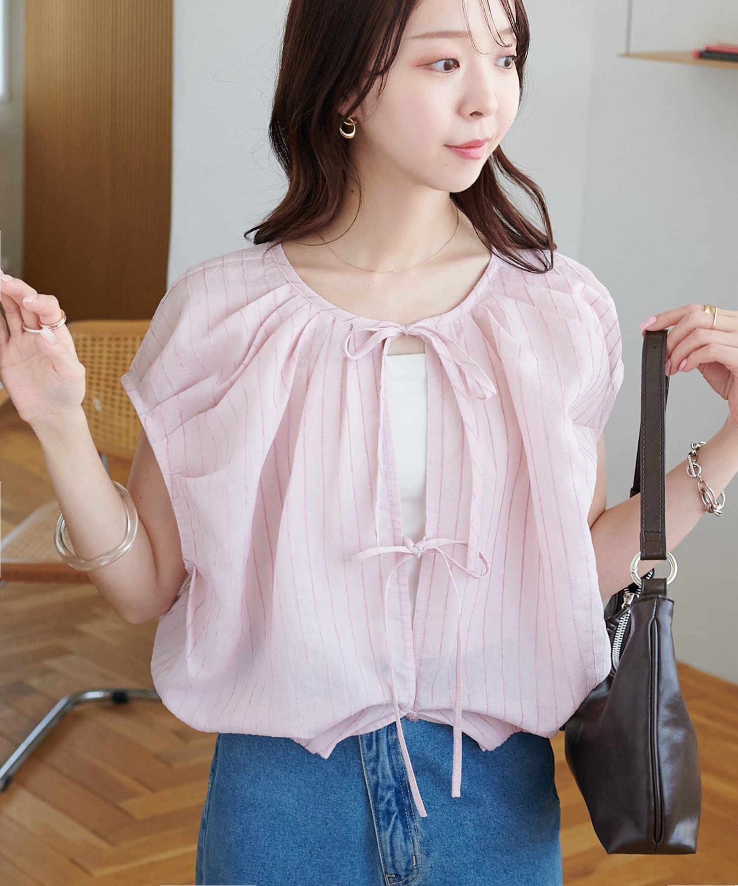 DISCOAT(ディスコート) 【WEB限定】シアーストライプノースリブラウス