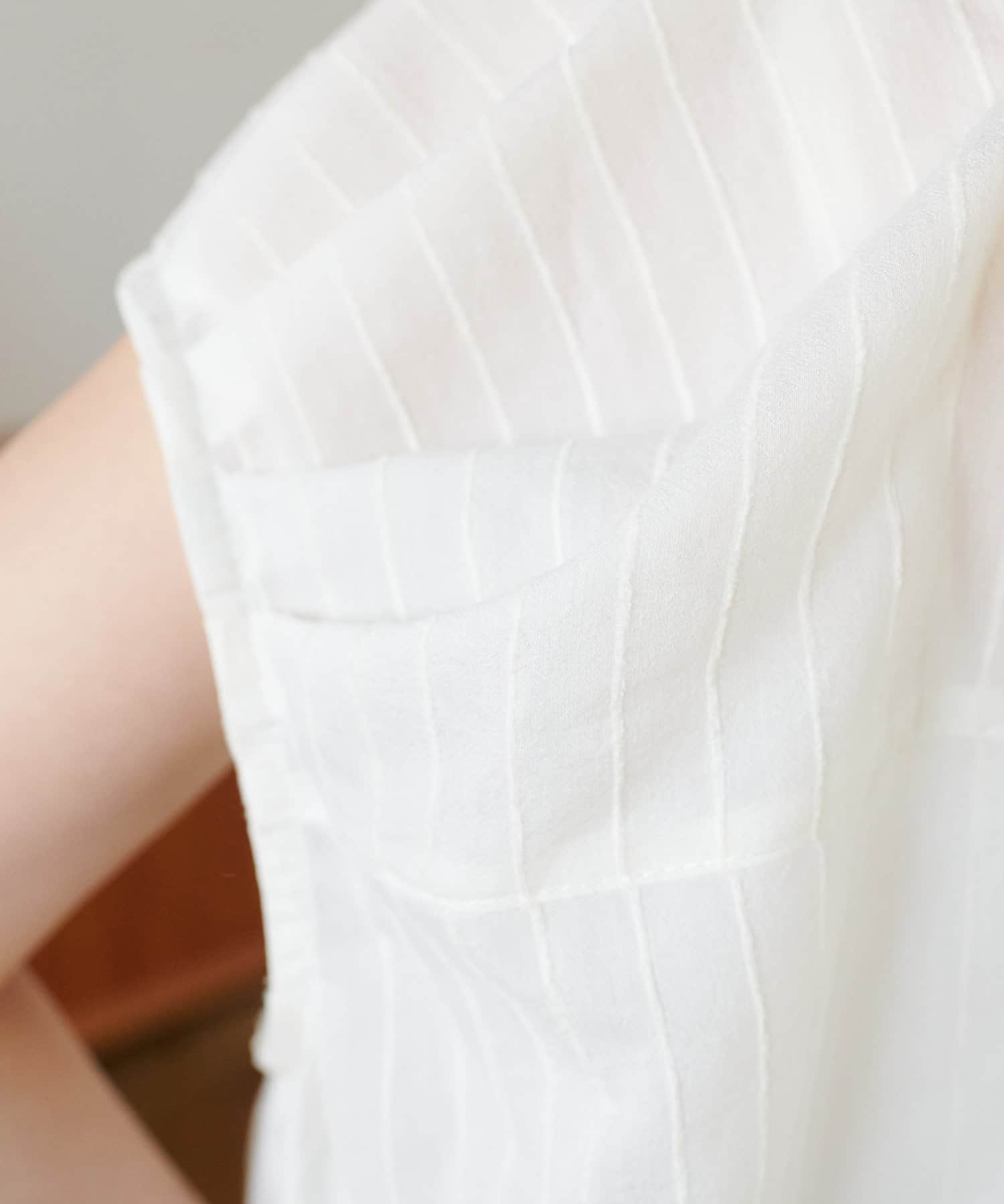 DISCOAT(ディスコート) 【WEB限定】シアーストライプノースリブラウス