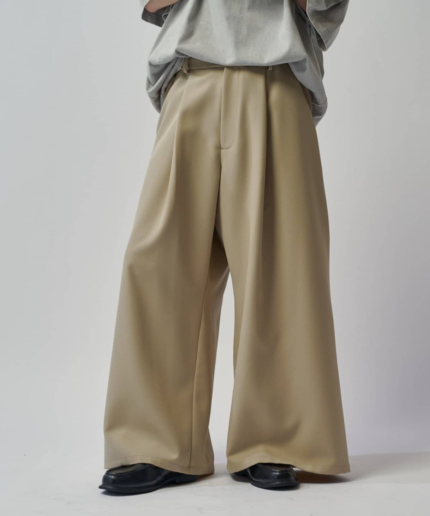 Lui's(ルイス) 【WEB限定】ベーシックルーズワイドスラックス