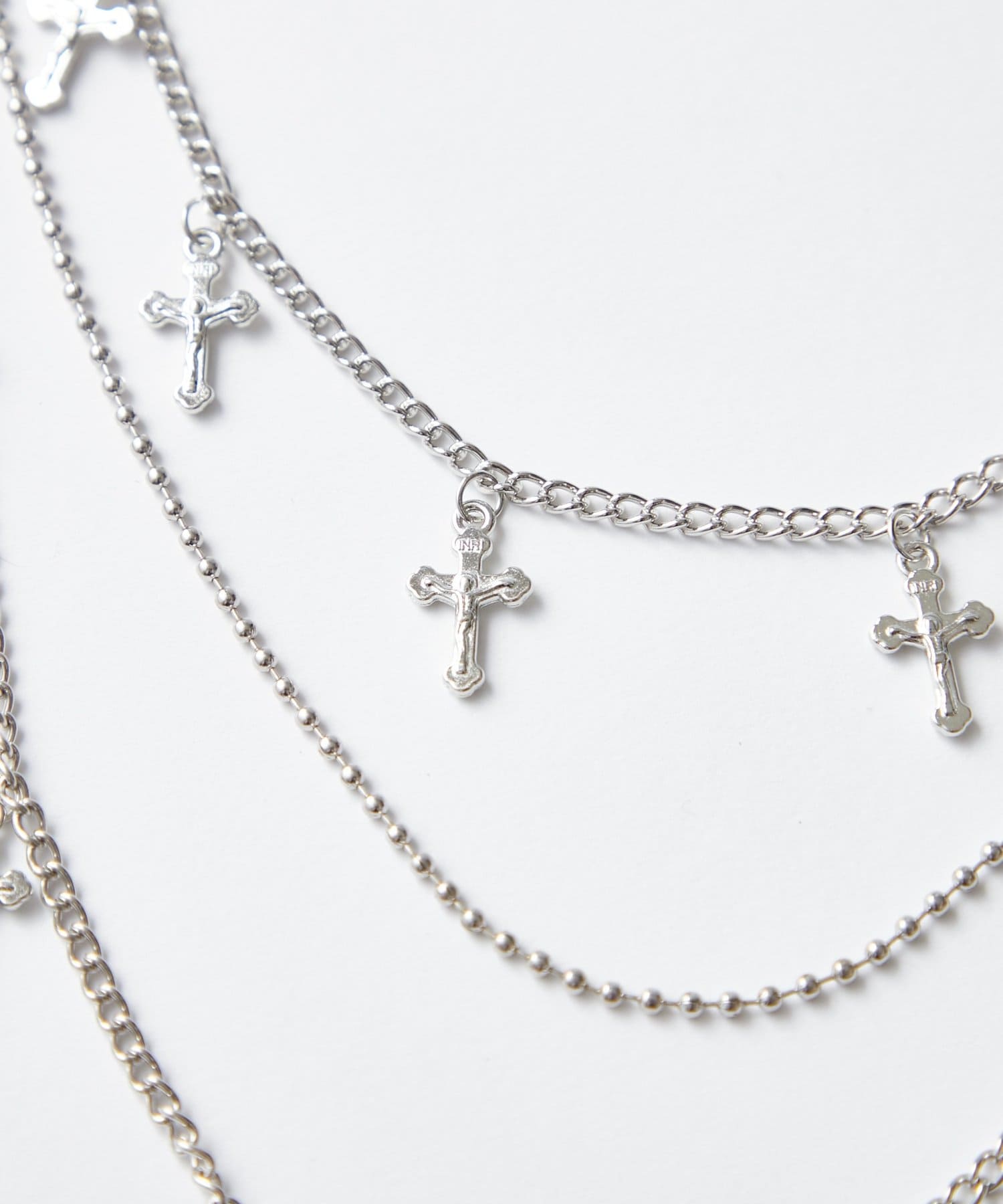 WHO’S WHO gallery(フーズフーギャラリー) クロス3連チェーン