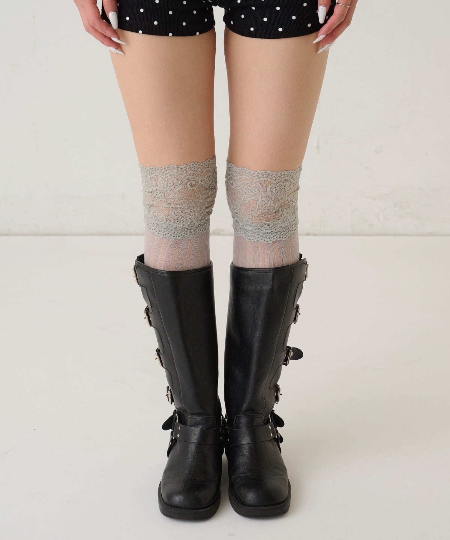 WHO’S WHO gallery(フーズフーギャラリー) レースニーハイソックス