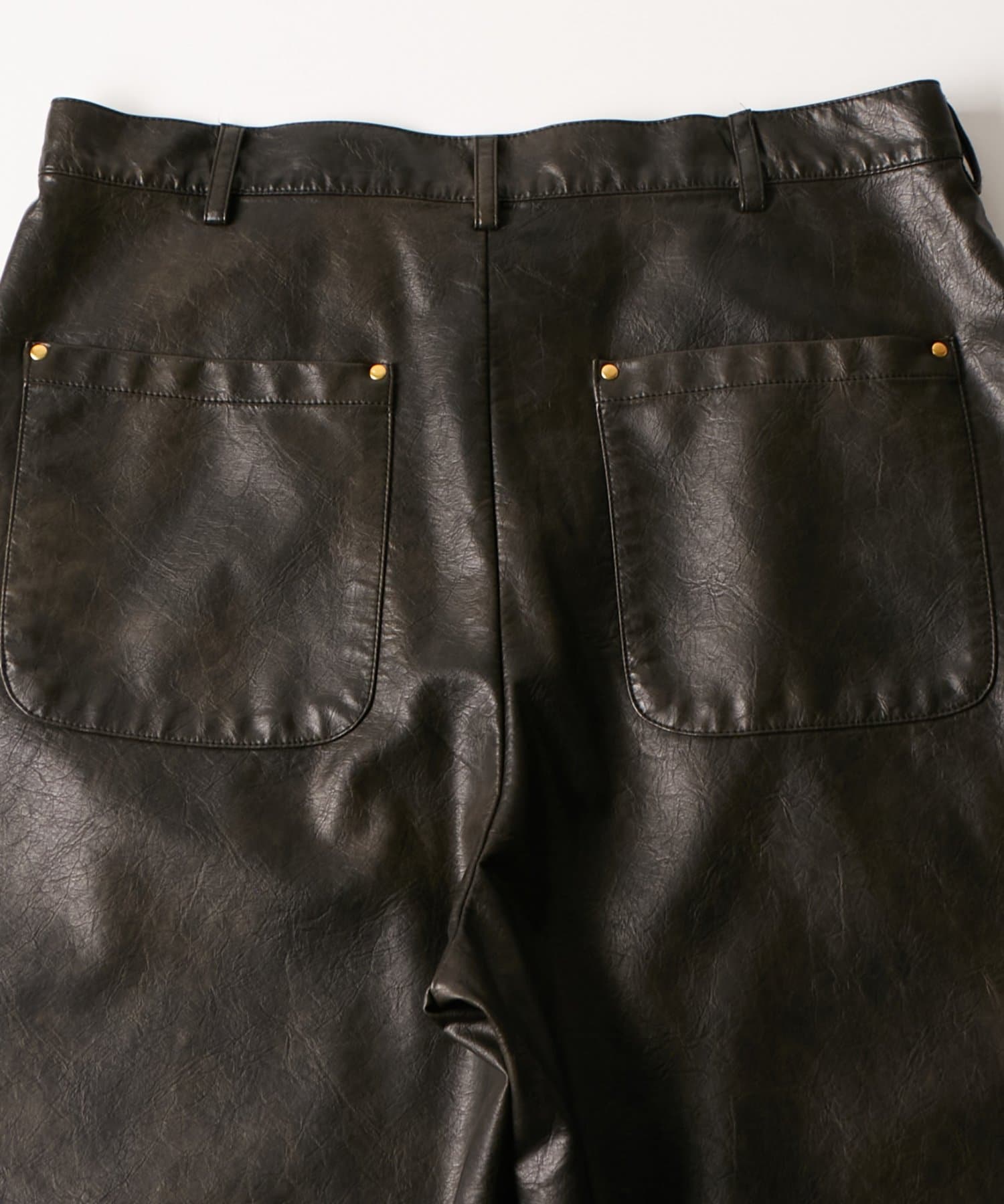 WHO’S WHO gallery(フーズフーギャラリー) レザーダブルニーハーフパンツ