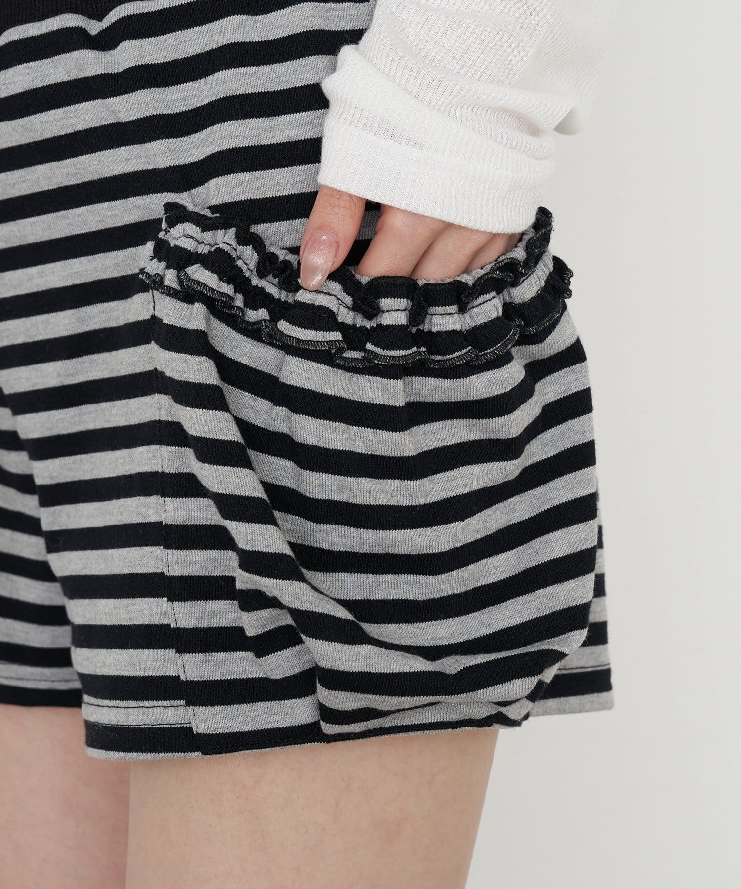 RAY CASSIN(レイカズン) 【セットアップで着られる】ポケットフリルボーダーマイクロショーツ