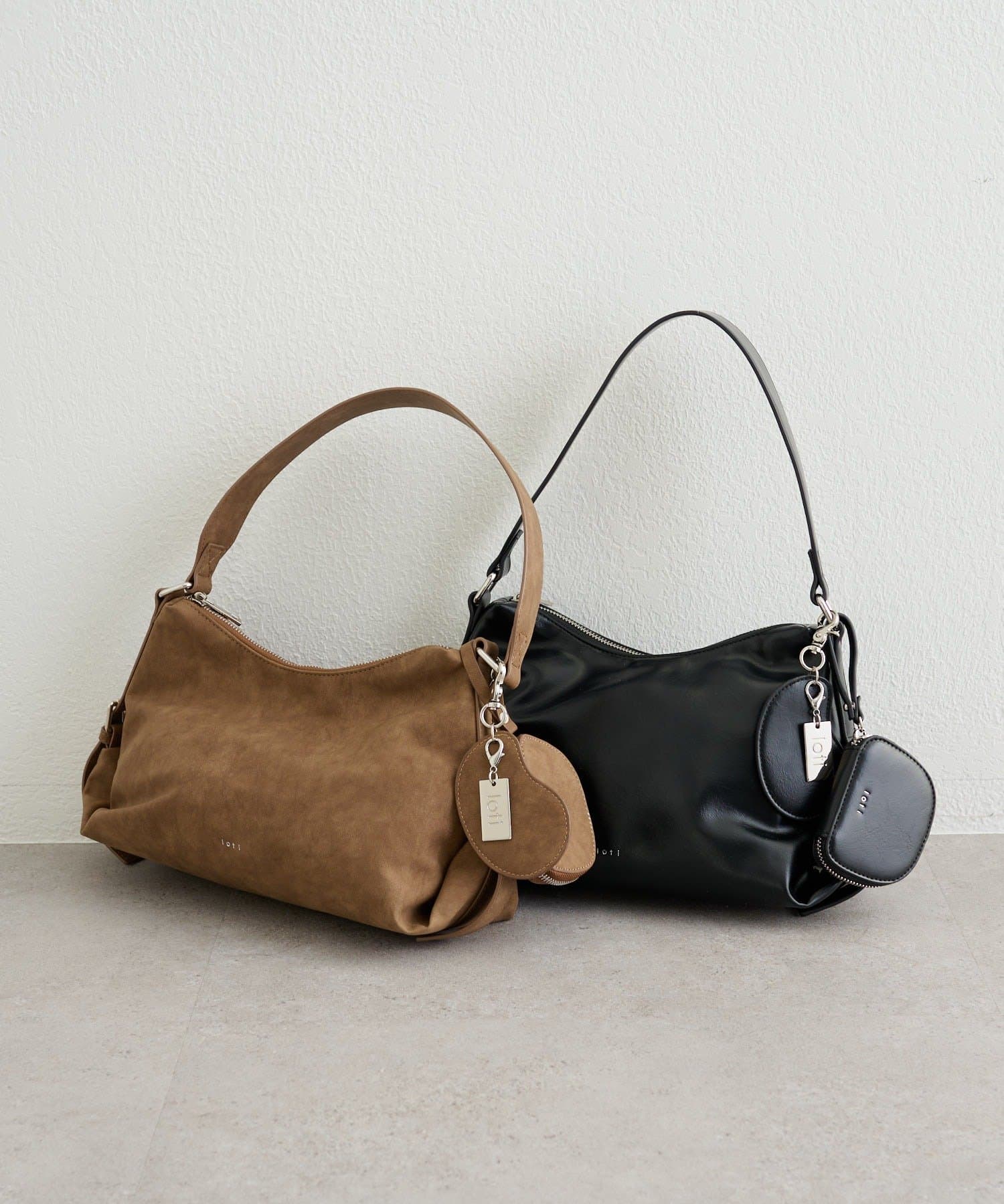 mystic(ミスティック) lotiビーンズミラーポーチバッグ