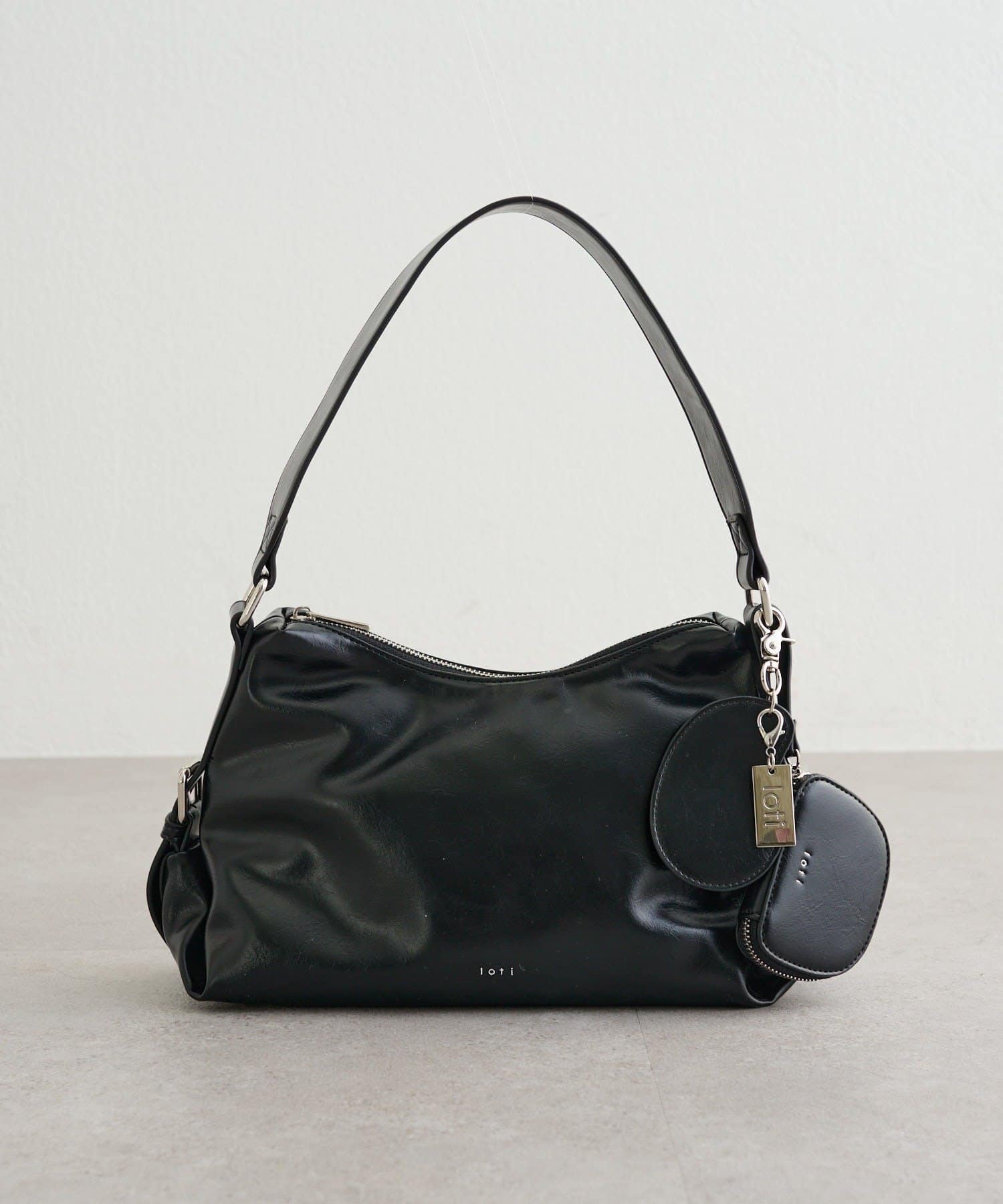 mystic(ミスティック) lotiビーンズミラーポーチバッグ