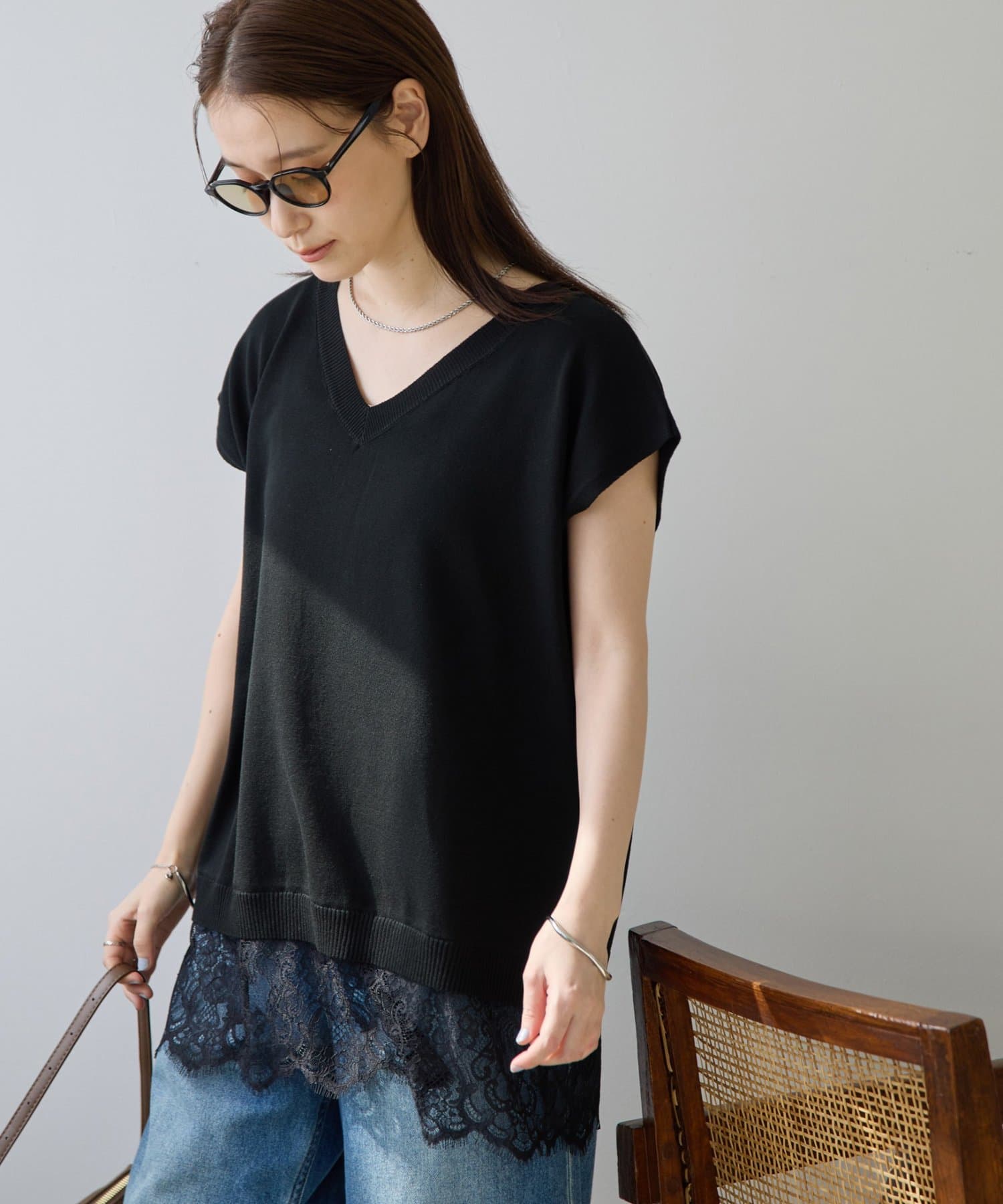 DISCOAT(ディスコート) 【Noka】裾レース使いVネックフレンチニット