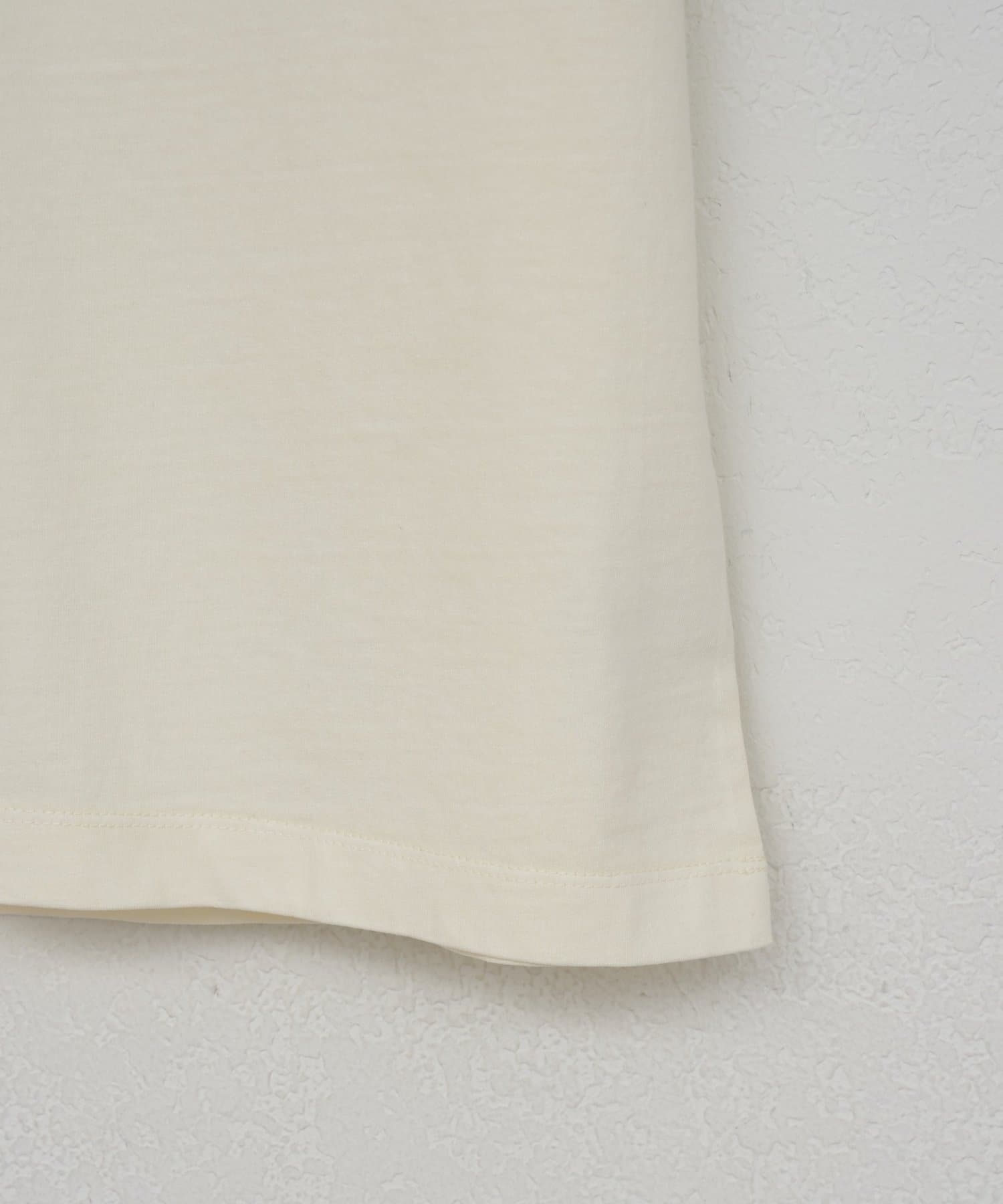 DISCOAT(ディスコート) 【WEB限定】スタッズロゴTシャツ