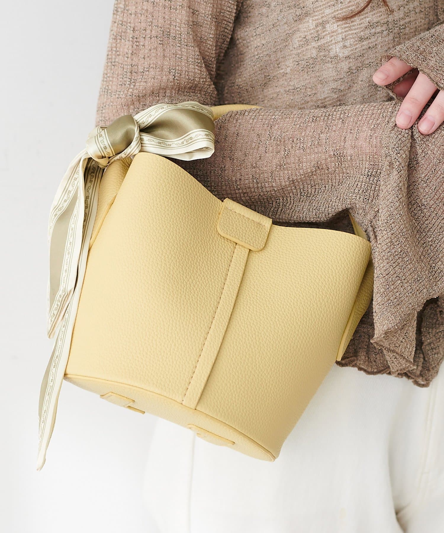 natural couture(ナチュラルクチュール) スカーフ付きポーチインバッグ