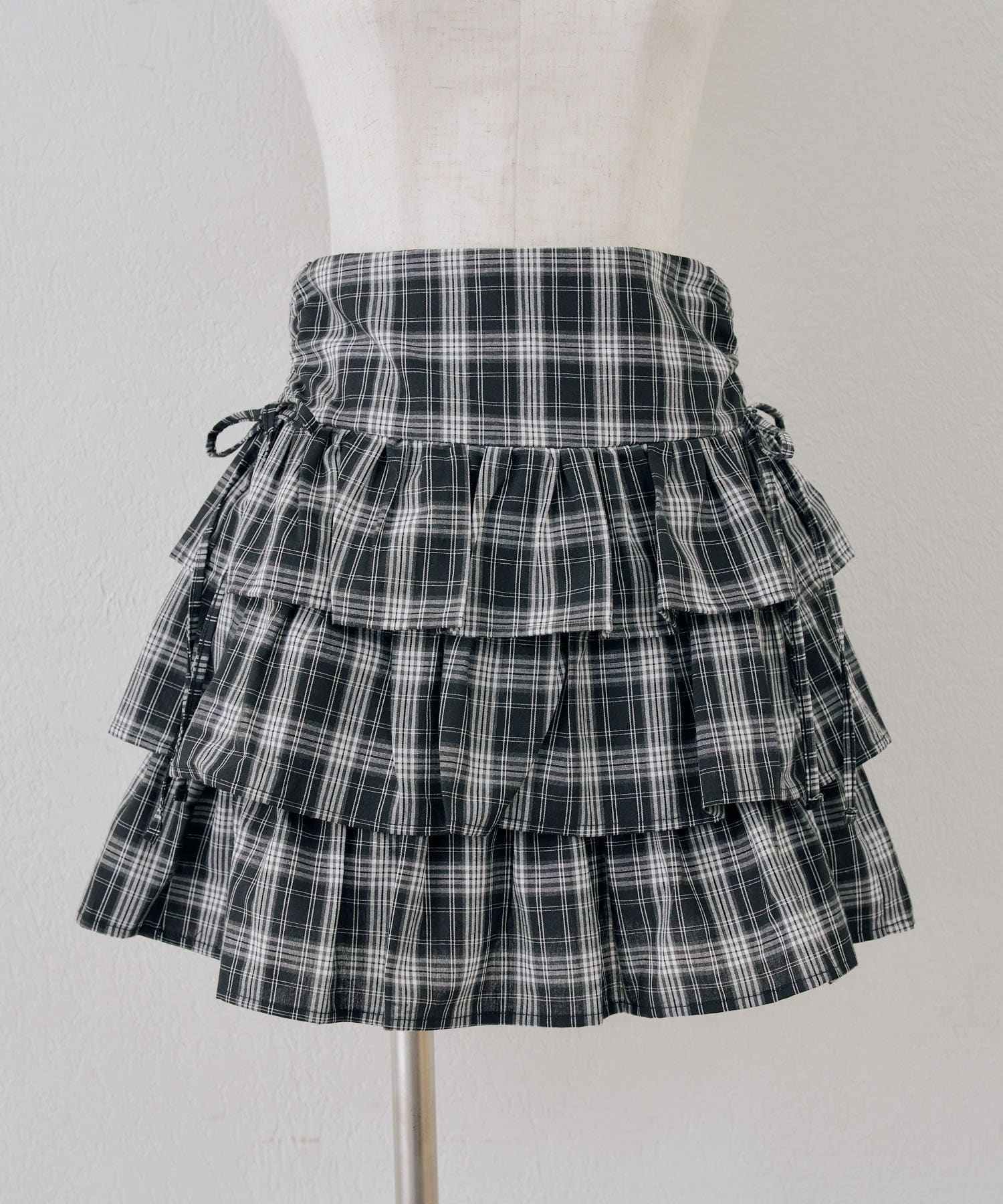 NICE CLAUP / OLIVE des OLIVE OUTLET(ナイスクラップ  / オリーブ デ オリーブ アウトレット) 【continuer】サイドリボンティアードミニスカート