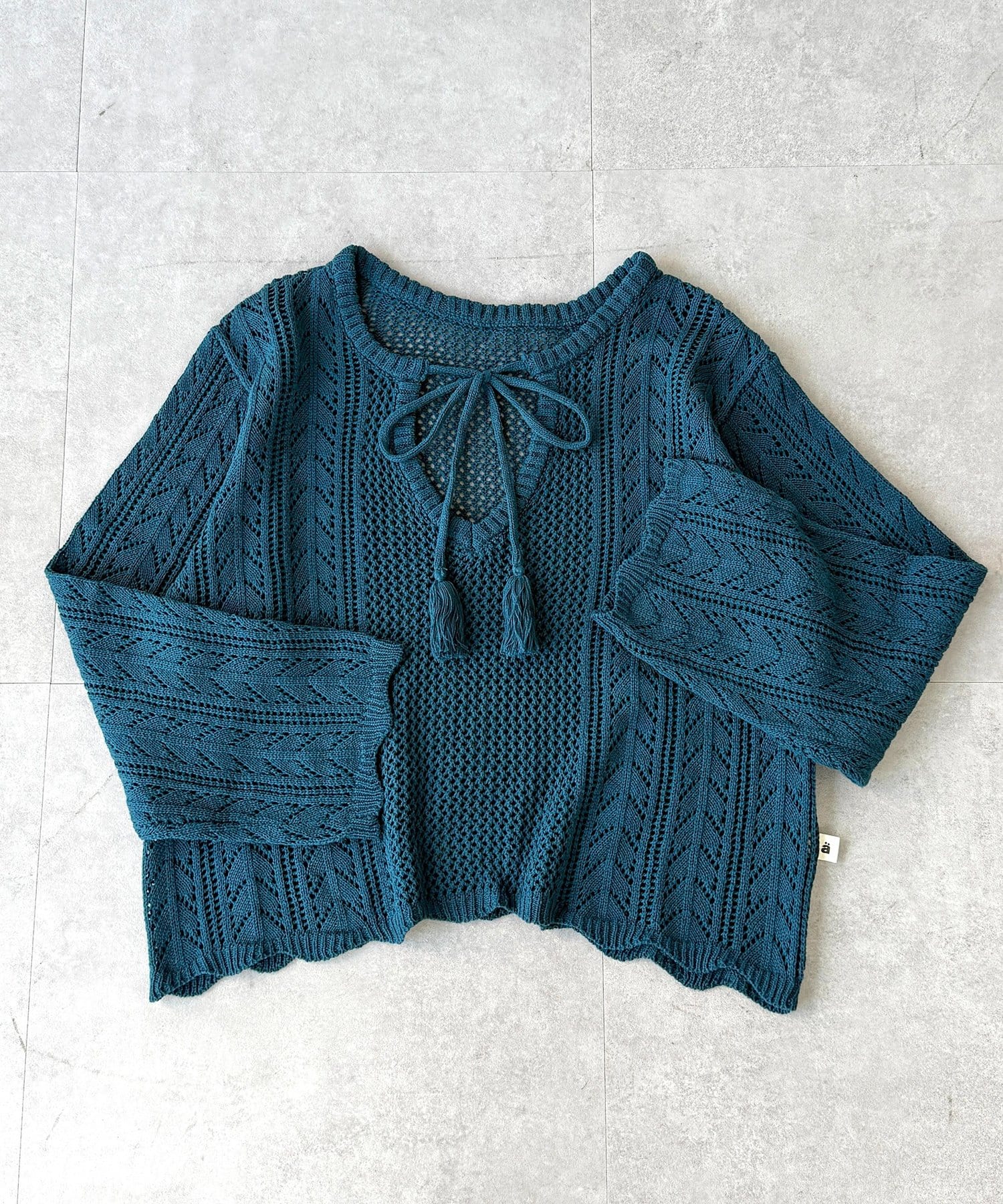 CPCM(シーピーシーエム) 【ASUKA's企画】かぎ編みVネックニット