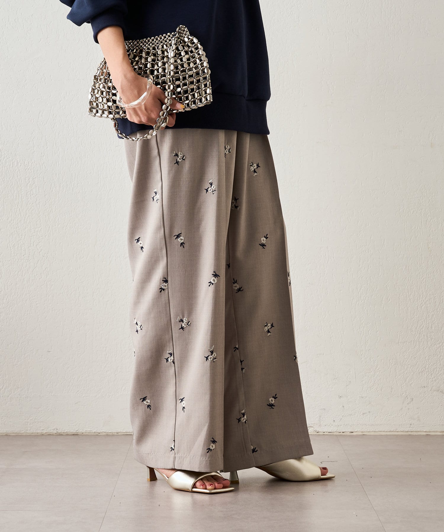 OUTLET(アウトレット) 【SHENERY】刺繍スラックス