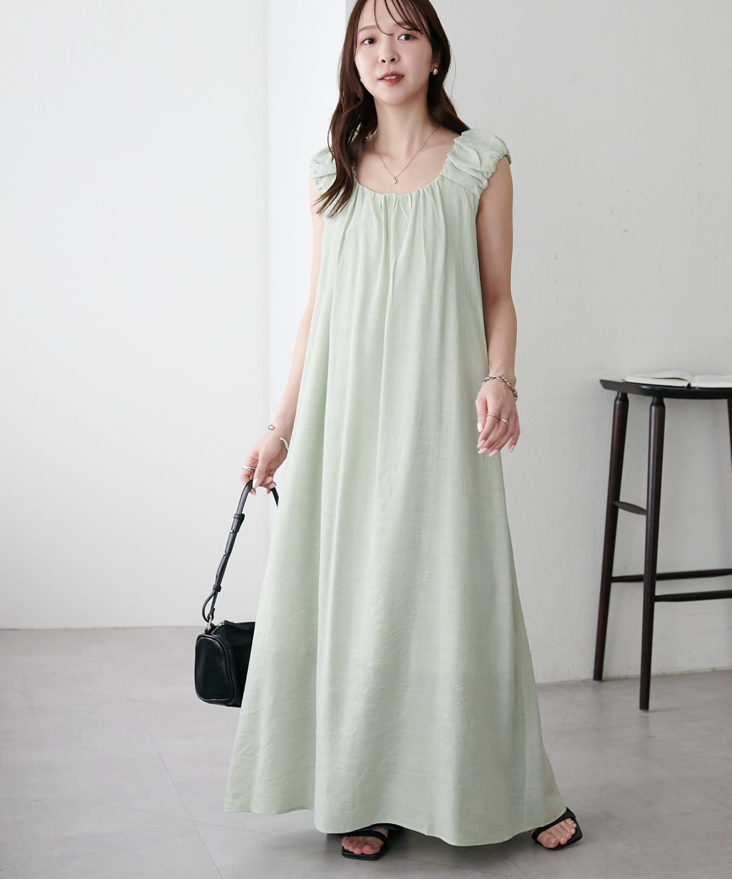 DISCOAT(ディスコート) 【WEB限定】肩ギャザーノースリワンピース