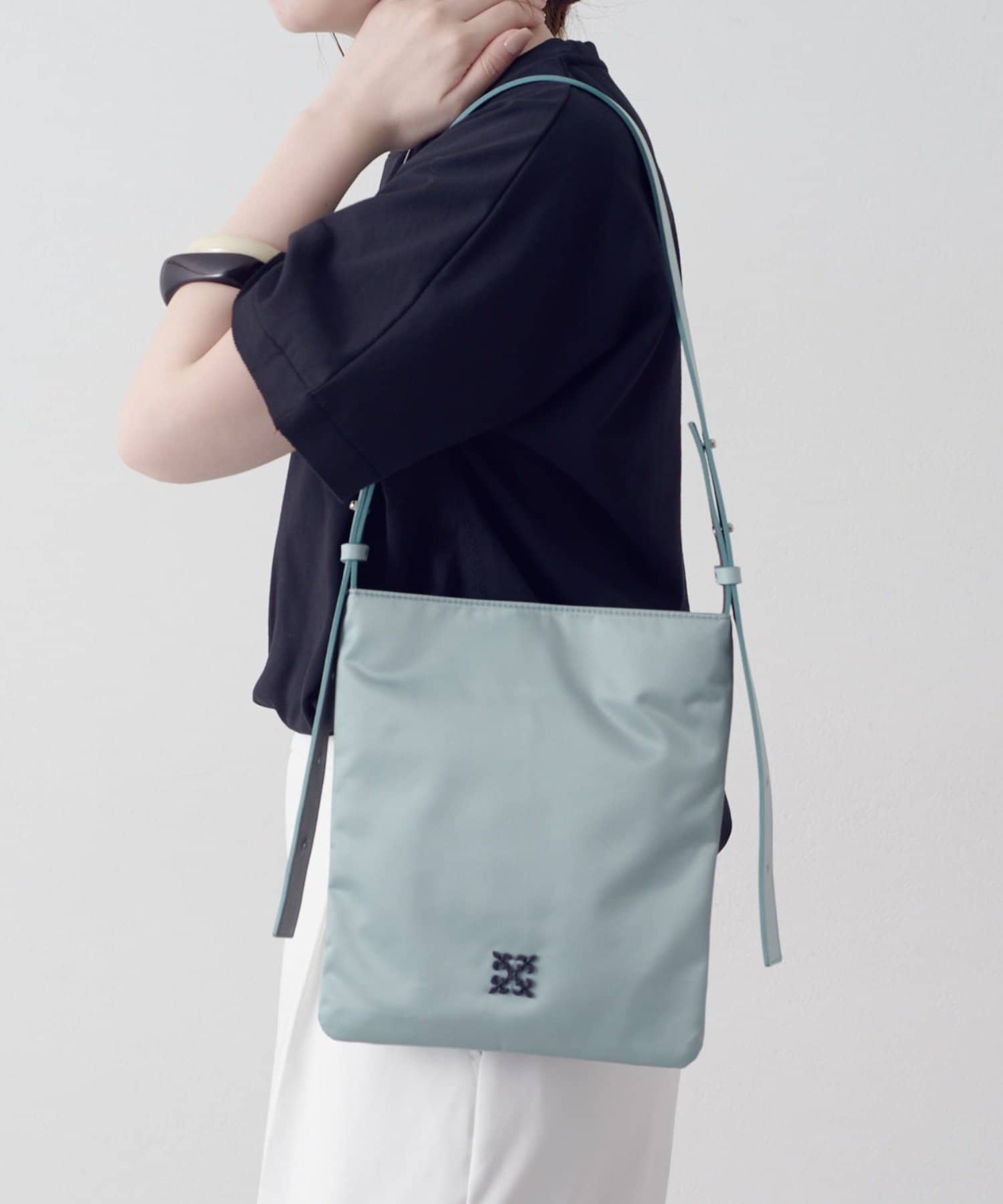 russet(ラシット) ［4/29(水) 0:00～予約スタート］バイカラーレザーベルトフラットショルダーバッグ