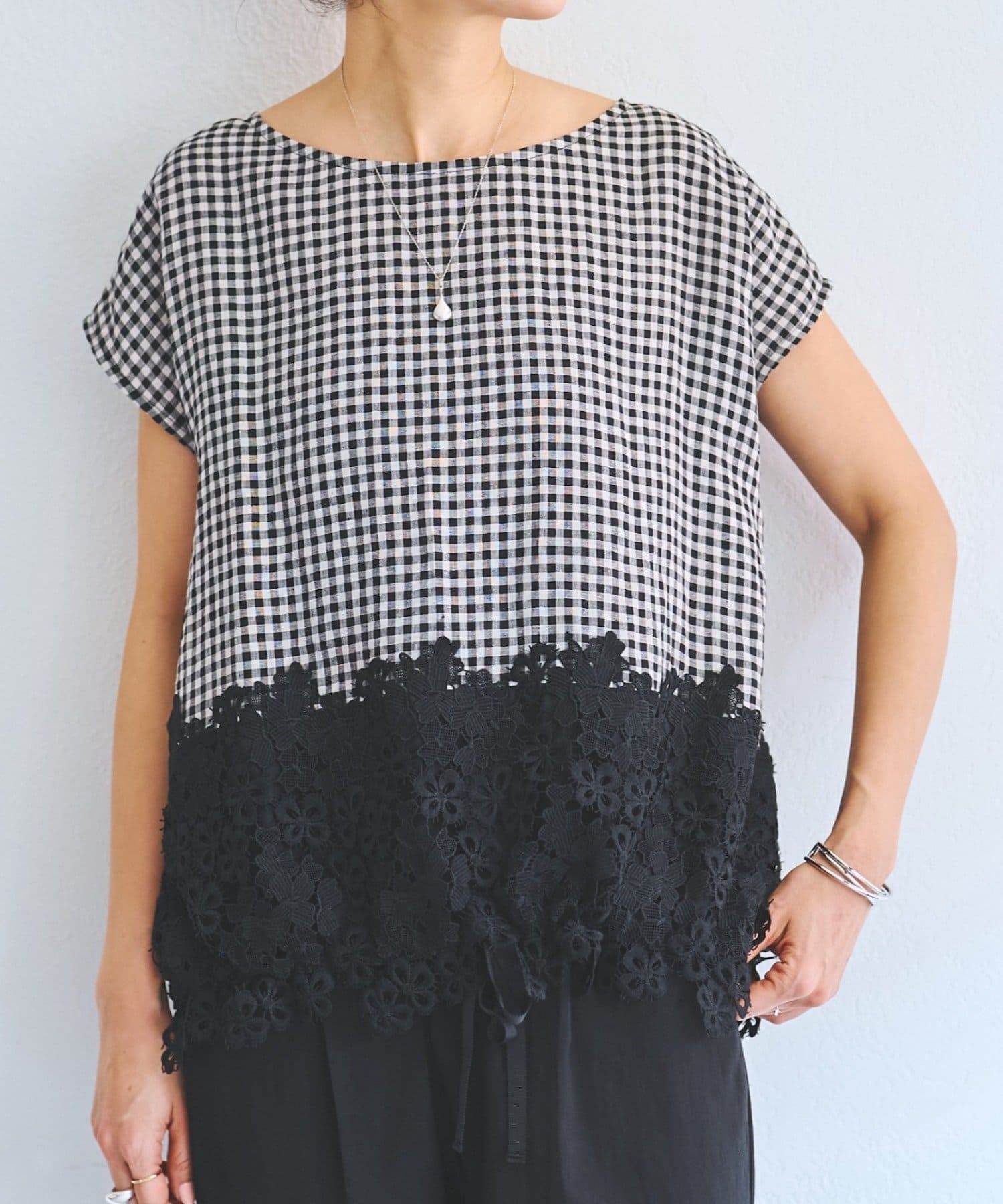 BEARDSLEY(ビアズリー) 《4/1(水)20：00予約開始》裾レースリネンブラウス