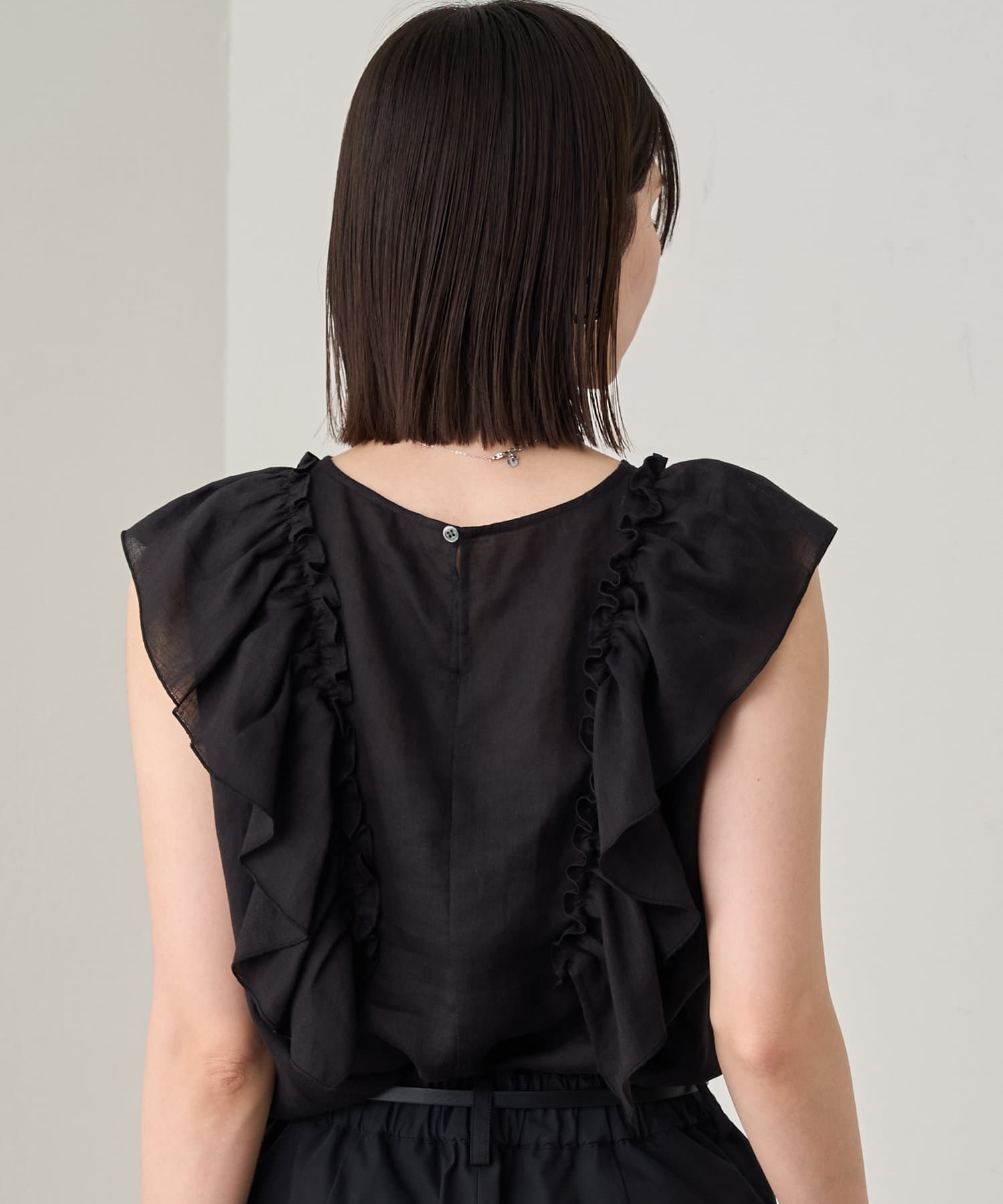 OUTLET(アウトレット) 【Loungedress】フリルノースリブラウス