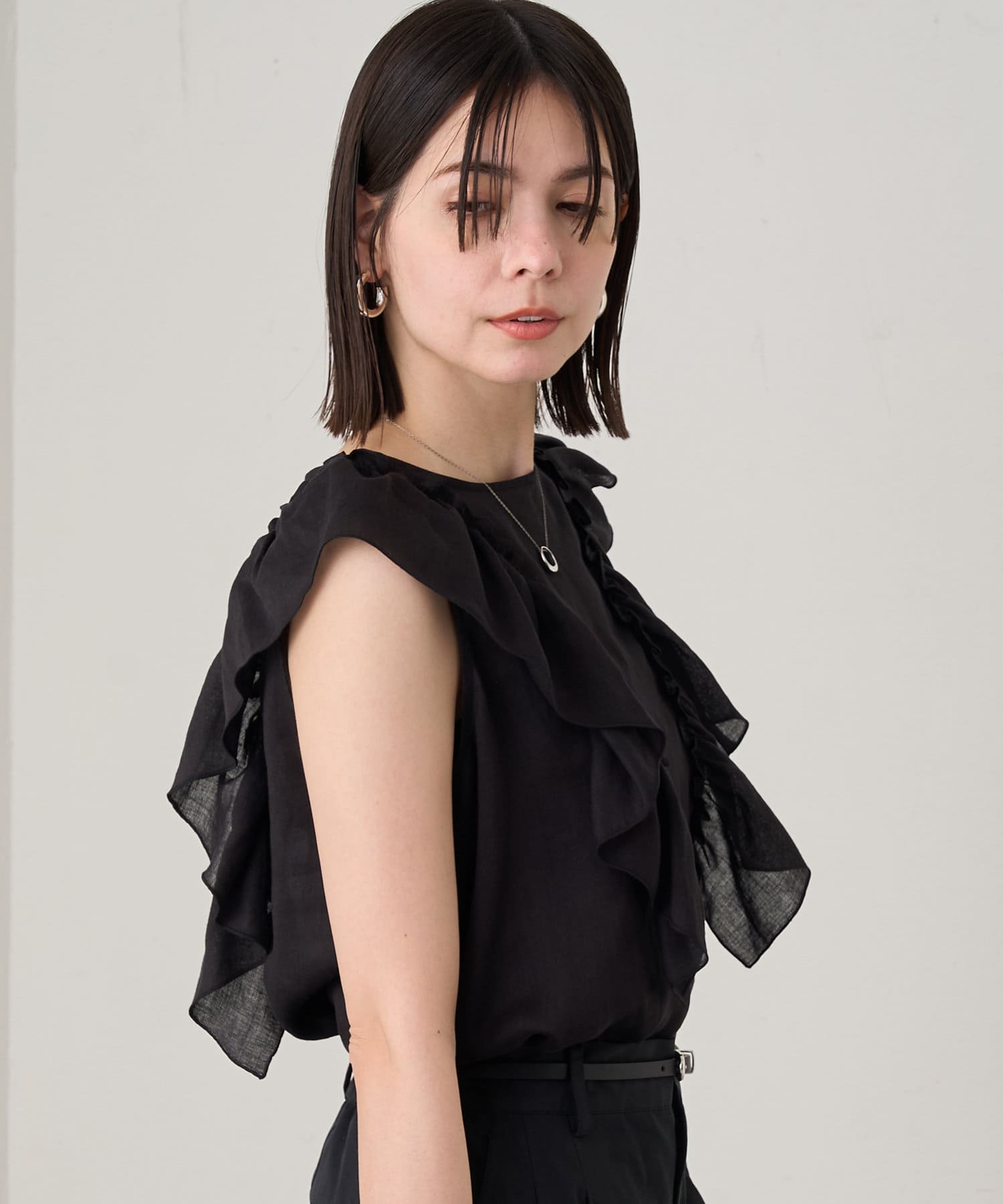 OUTLET(アウトレット) 【Loungedress】フリルノースリブラウス