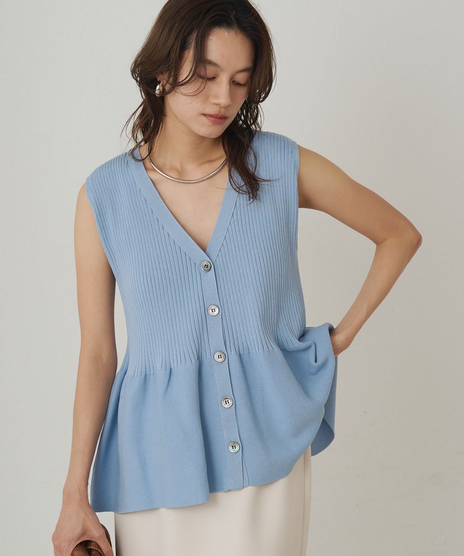 OUTLET(アウトレット) 【Loungedress】ペプラムノースリニット