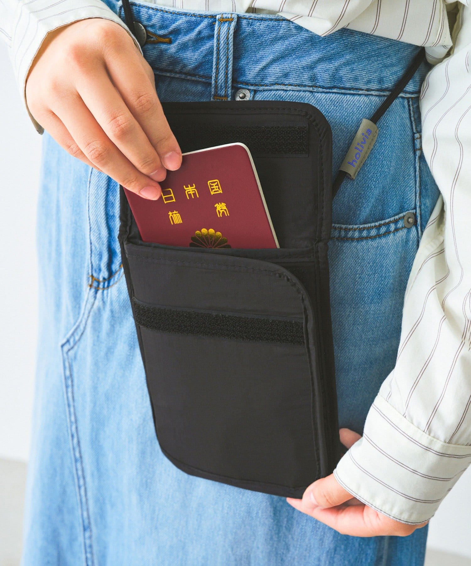 3COINS(スリーコインズ) 《撥水加工》薄型マルチケース