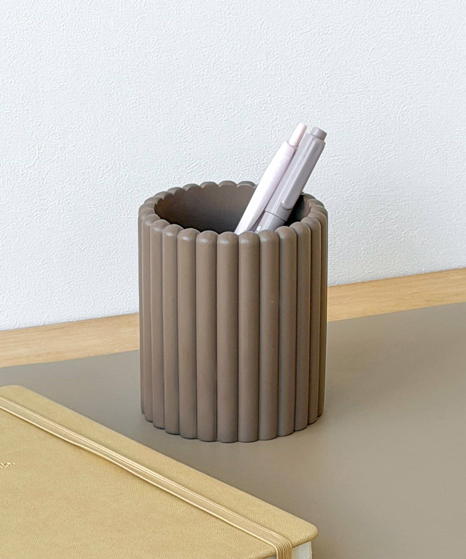 3COINS(スリーコインズ) ペン立て