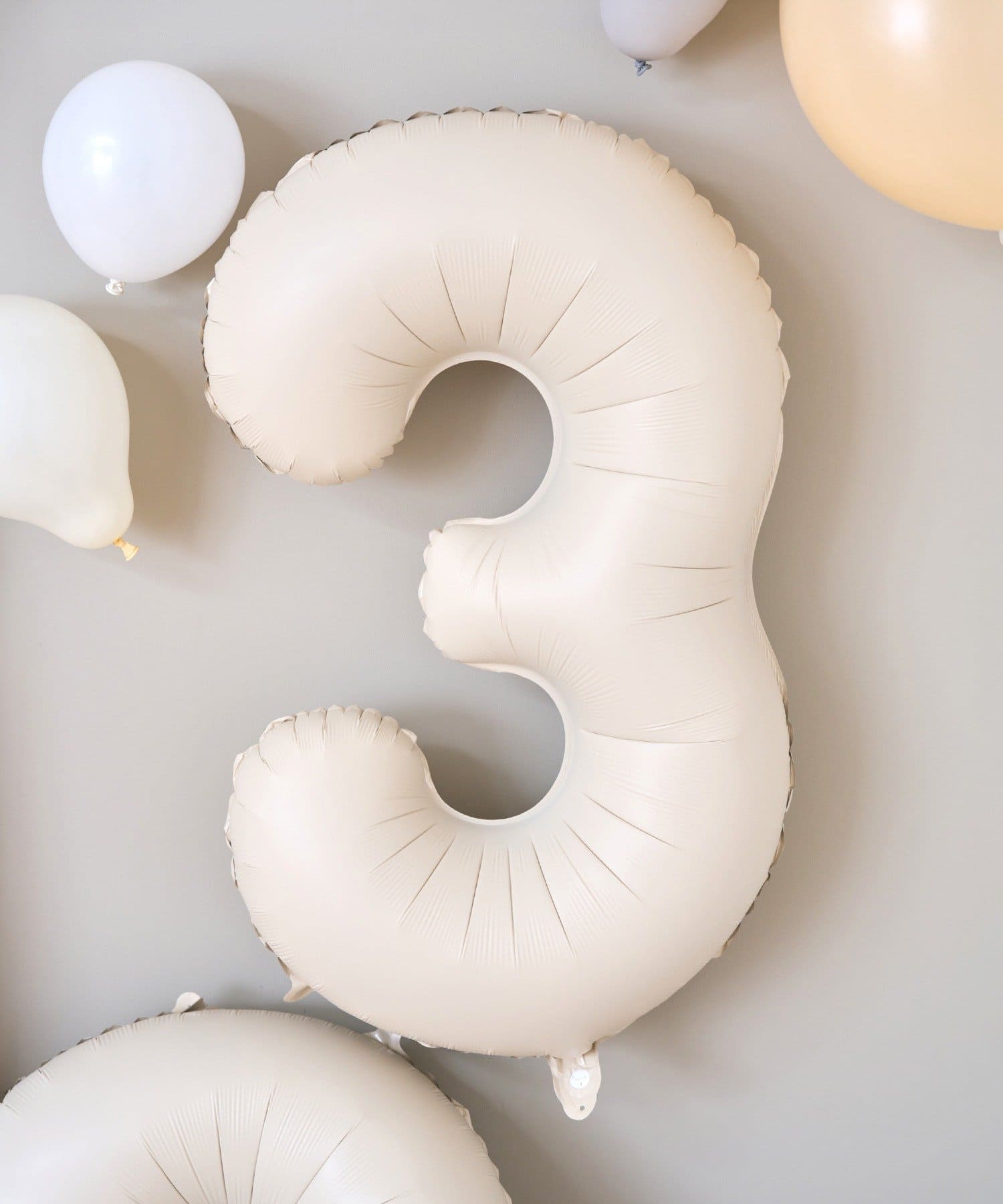 3COINS(スリーコインズ) ナンバーバルーン（３）／Kids Anniversary