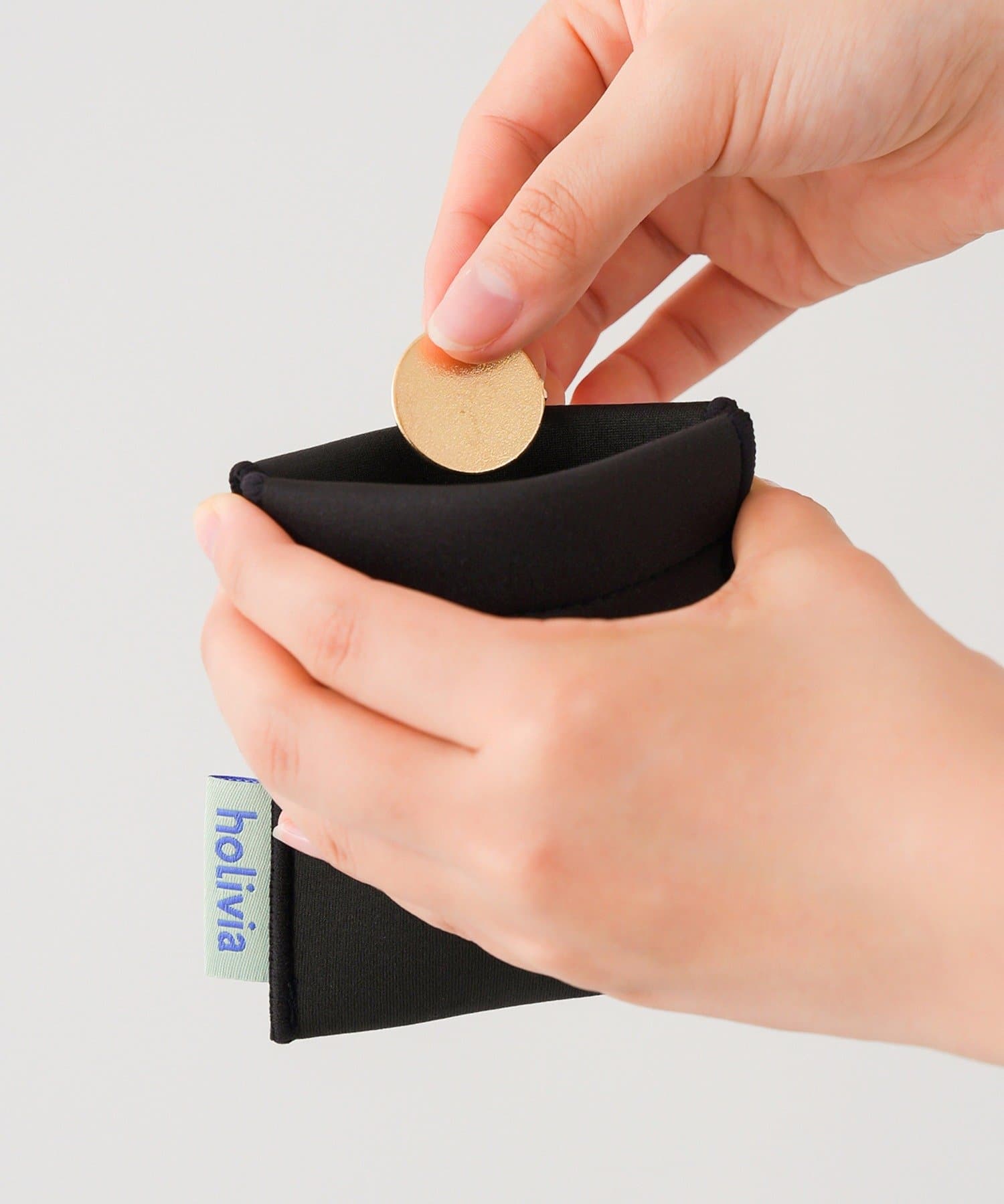 3COINS(スリーコインズ) ネオプレーン小物入れ