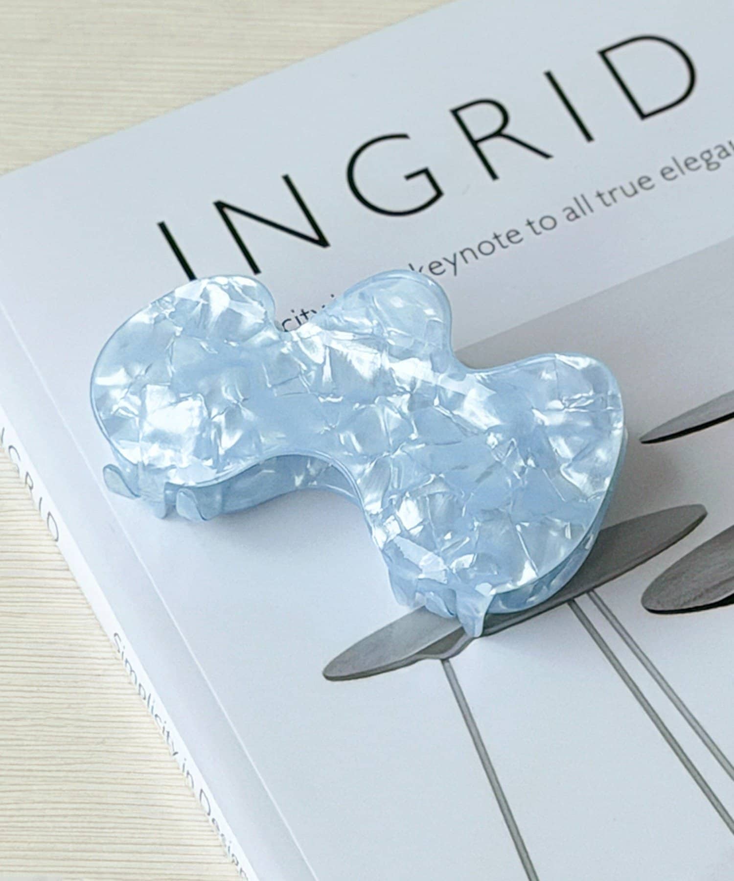 3COINS(スリーコインズ) ニュアンスバンスクリップ